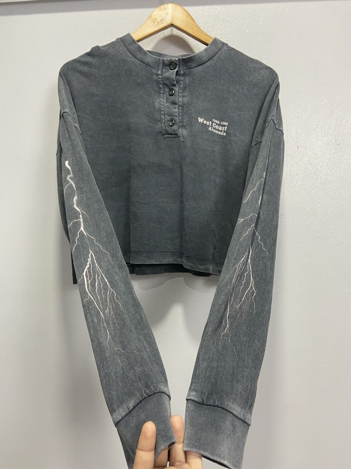 Urban Outfitters × Vintage Vintage West Coast Alameda crop long sleeve Size L / US 10 / IT 46 - 3 Thumbnail