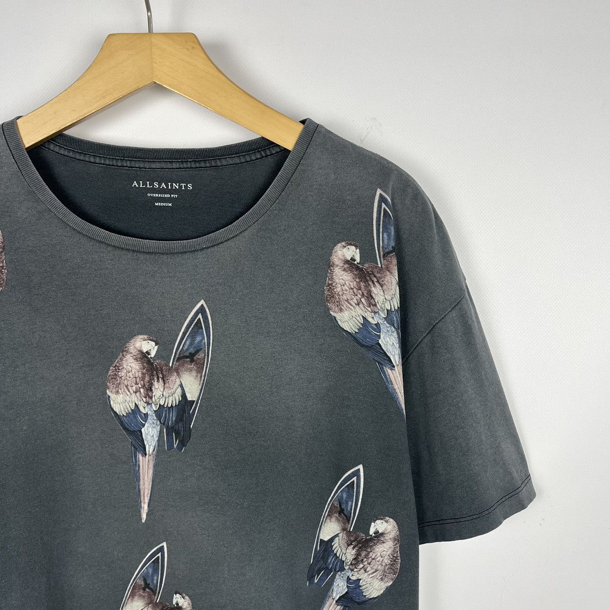 Allsaints Designer Allsaints surfin bird oversize fit y2k tee Size US M / EU 48-50 / 2 - 2 Thumbnail