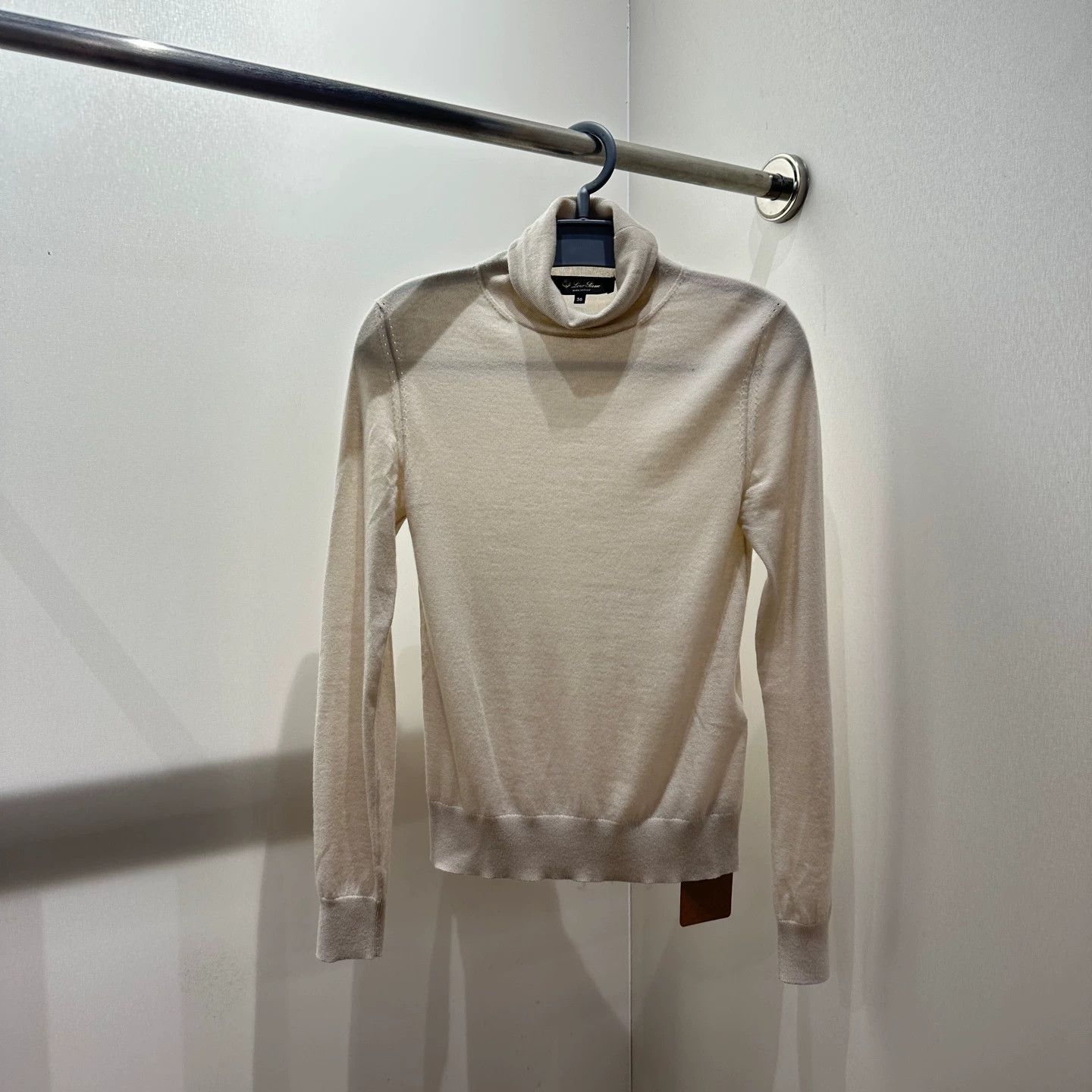 Loro Piana Loro Piana feb304 turtleneck cashmere long-sleeve 36 Size XS / US 0-2 / IT 36-38 - 1 Thumbnail