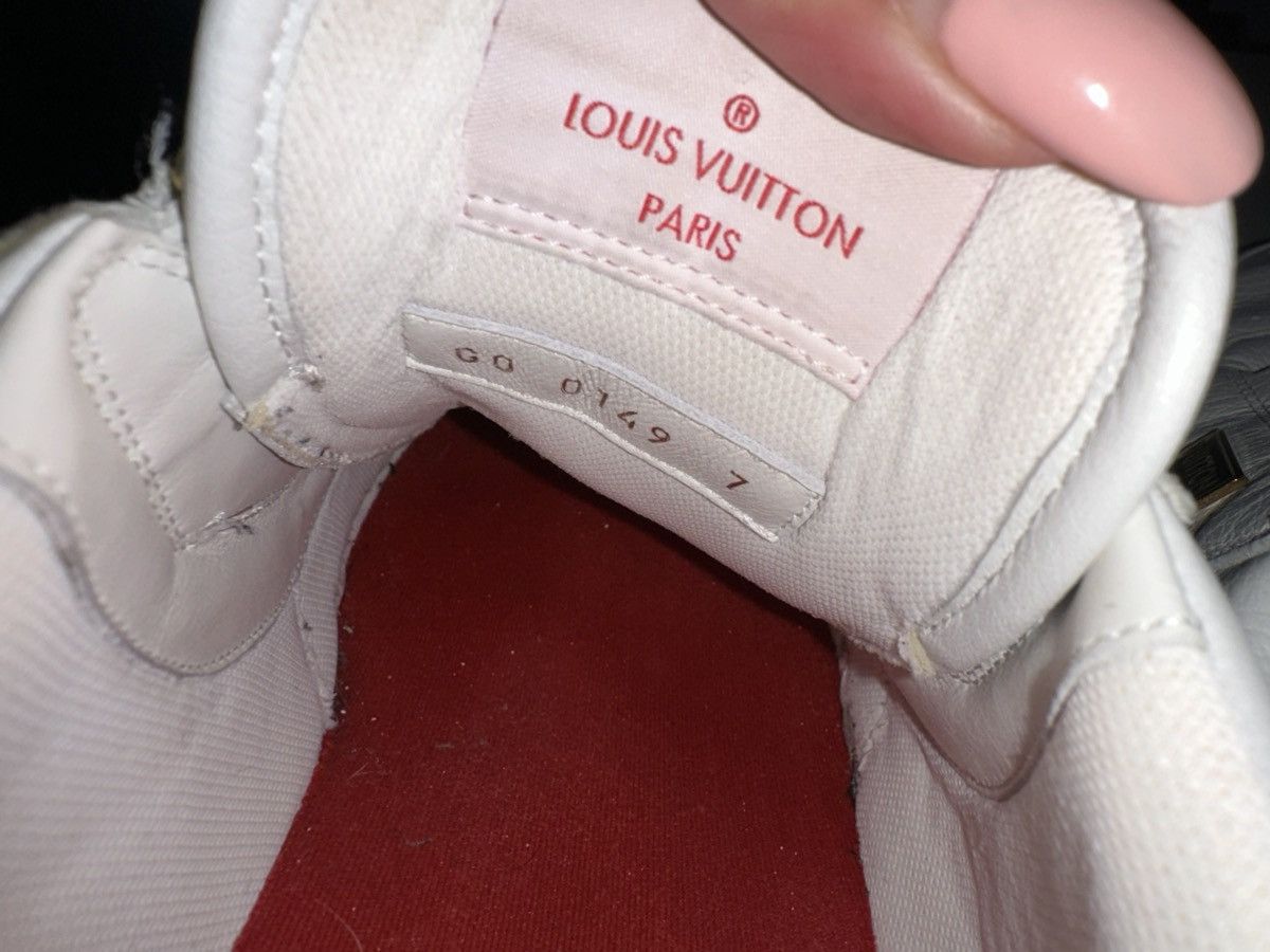 Louis Vuitton Louis Vuitton White Calfskin Leather Sneaker Size US 9 / EU 42 - 10 Thumbnail