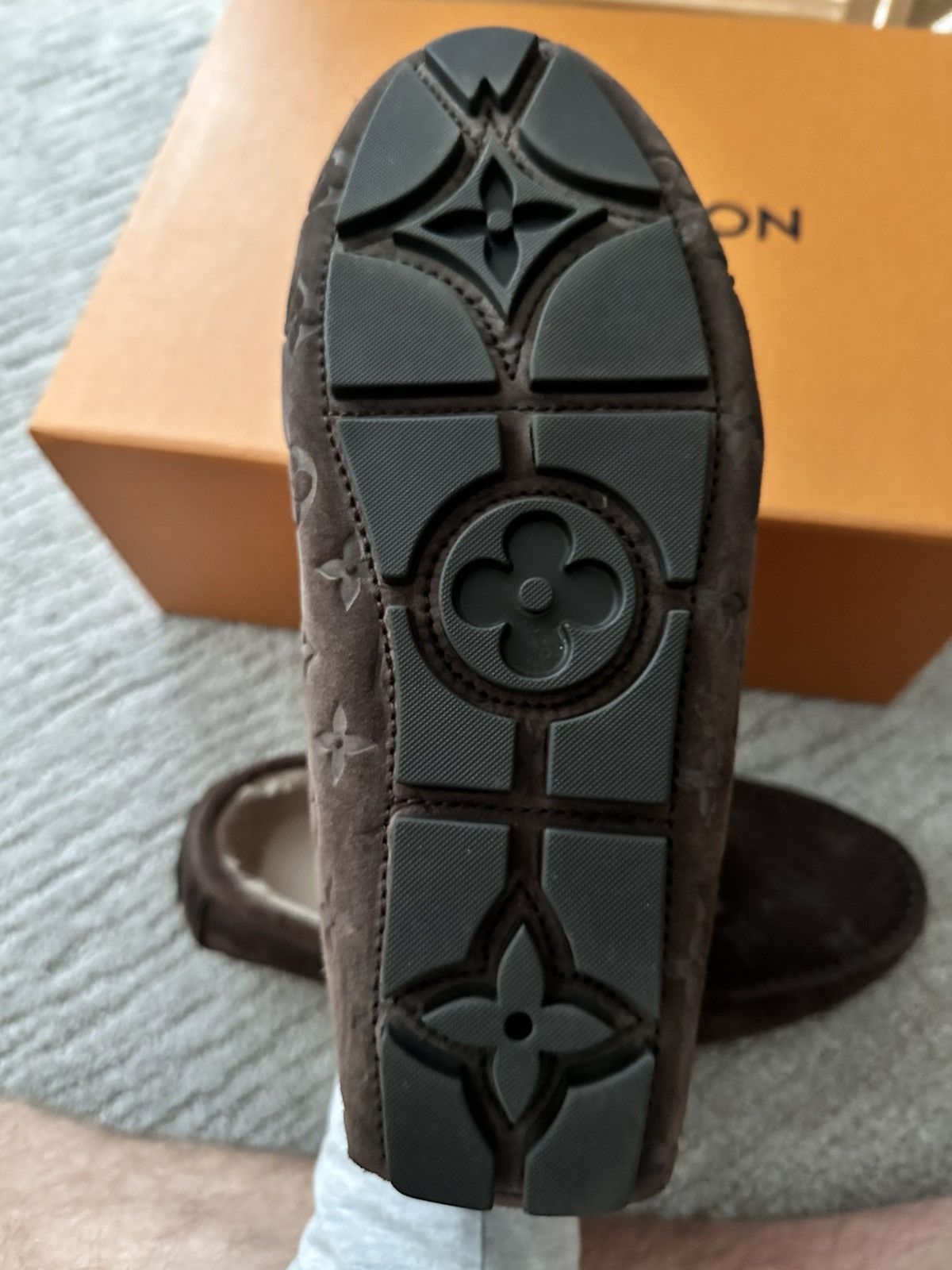 Louis Vuitton Louis Vuitton Driver Moccasin Ski - Mens 9.0 US - 8.0 UK Size US 9 / EU 42 - 4 Thumbnail