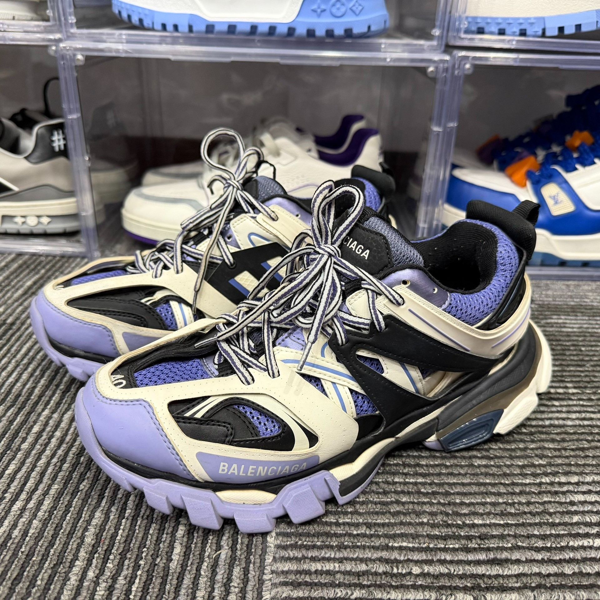 Balenciaga Balenciaga Purple Lowtop Sneakers 7 Men Size US 7 / EU 40 - 1 Thumbnail