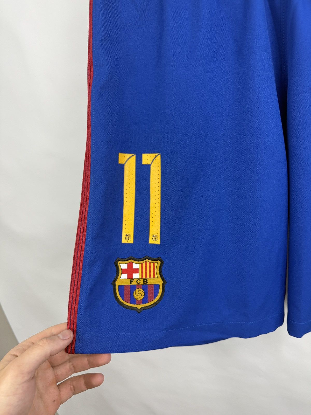 Nike 🇪🇸 2016 F. C. Barcelona Neymar Nike Soccer Shorts Rare Retro Size US 32 / EU 48 - 3 Thumbnail