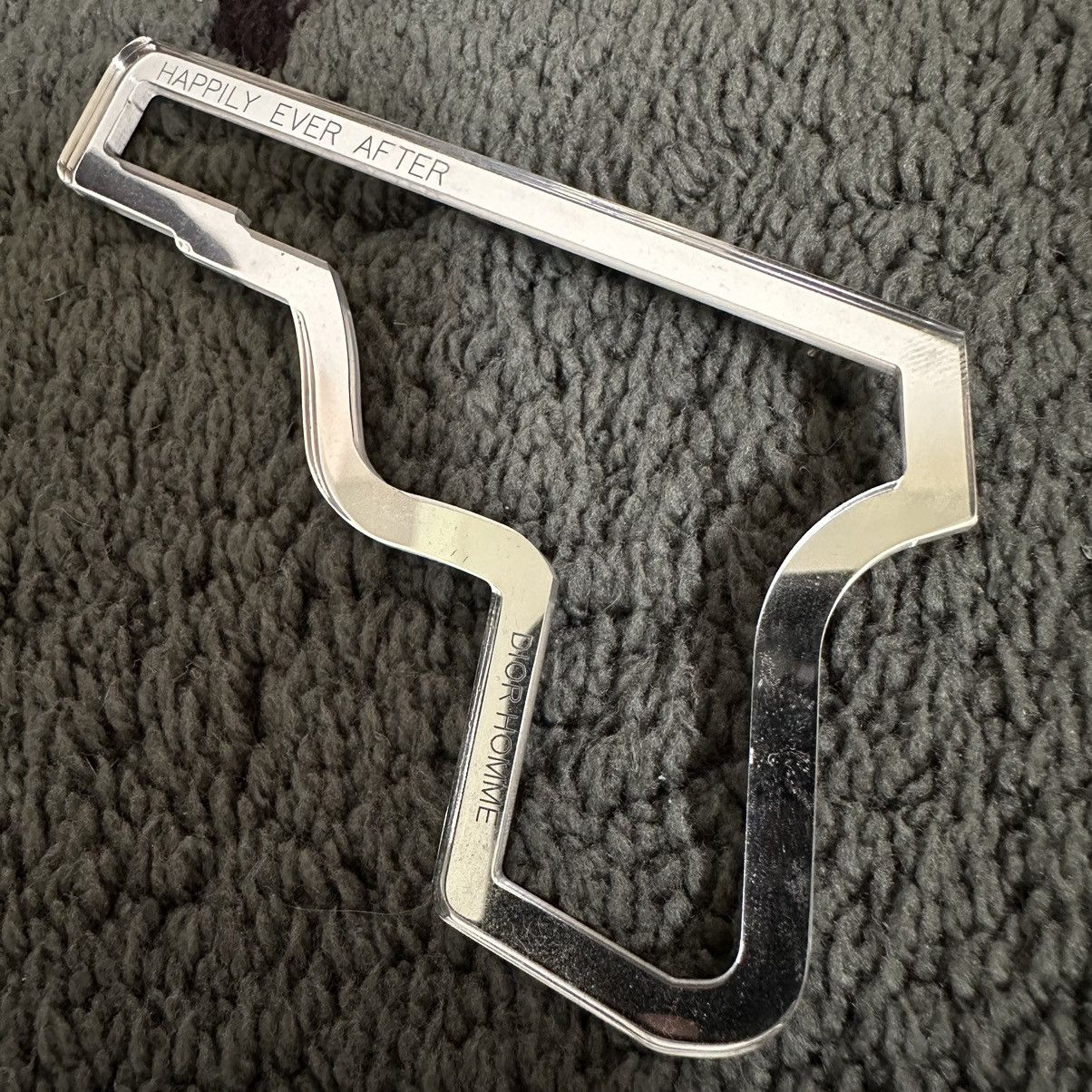 Dior × Hedi Slimane Dior Homme AW07 Fall 2007 Archive Gun Pin Brooch RARE Size ONE SIZE - 1 Thumbnail