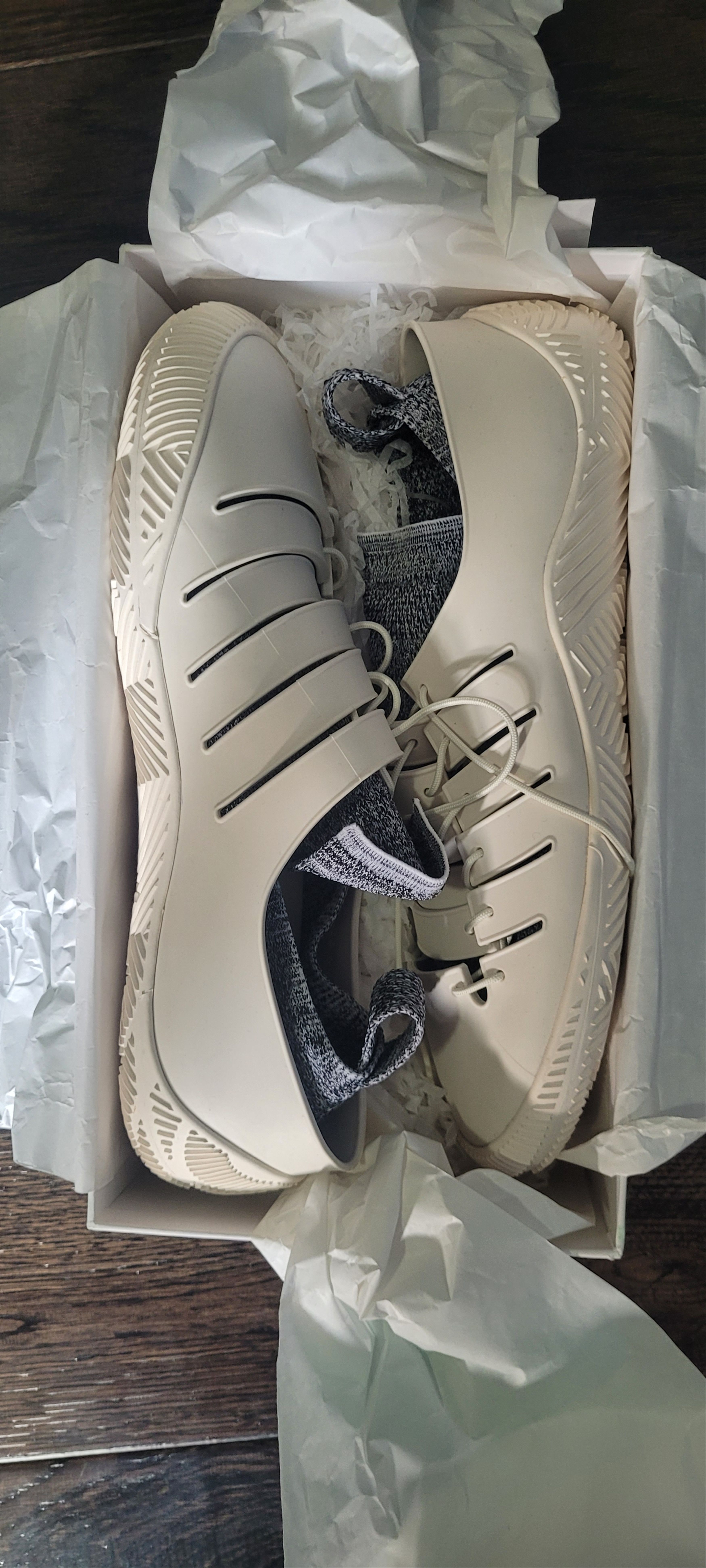 image of Nwt/box Bottega Veneta Size 12 Ripple Sneakers in Beige, Men's