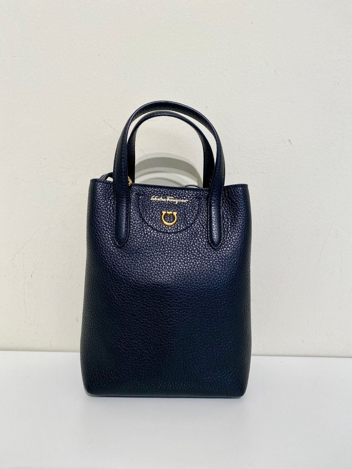Salvatore Ferragamo o1s1rm1224 Size: OS / Travel Bag in Navy Blue Size ONE SIZE - 1 Preview