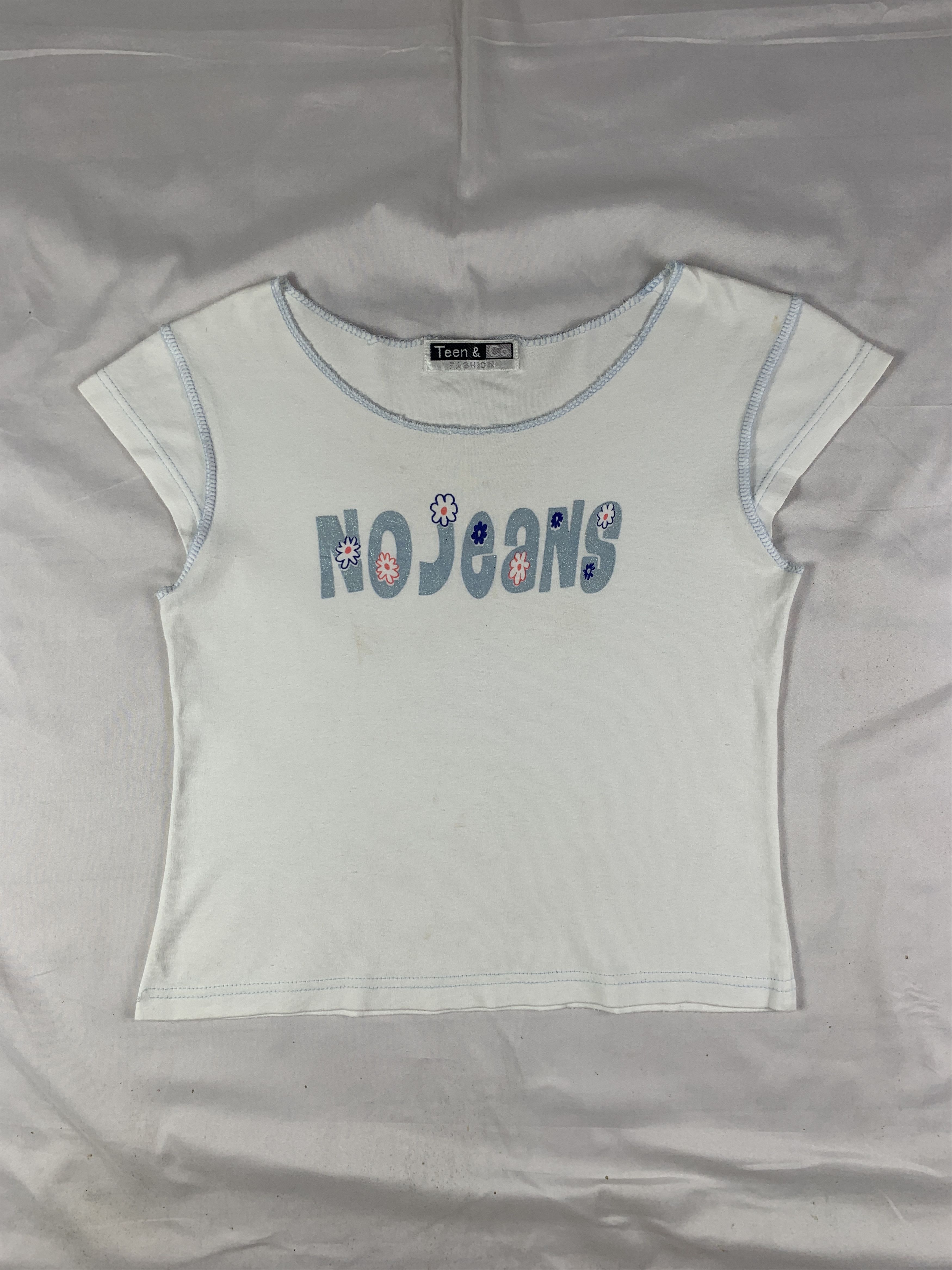 Japanese Brand No Jeans White Flower Spell Out Tee (S) Size S / US 4 / IT 40 - 1 Thumbnail