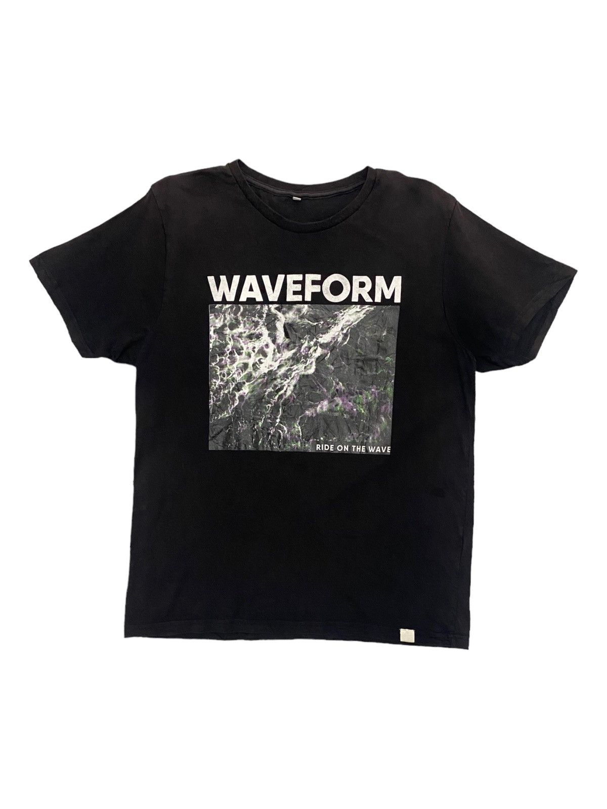 Sunfaded Unbrand Tee Art of Waveform Ride on the Wave
