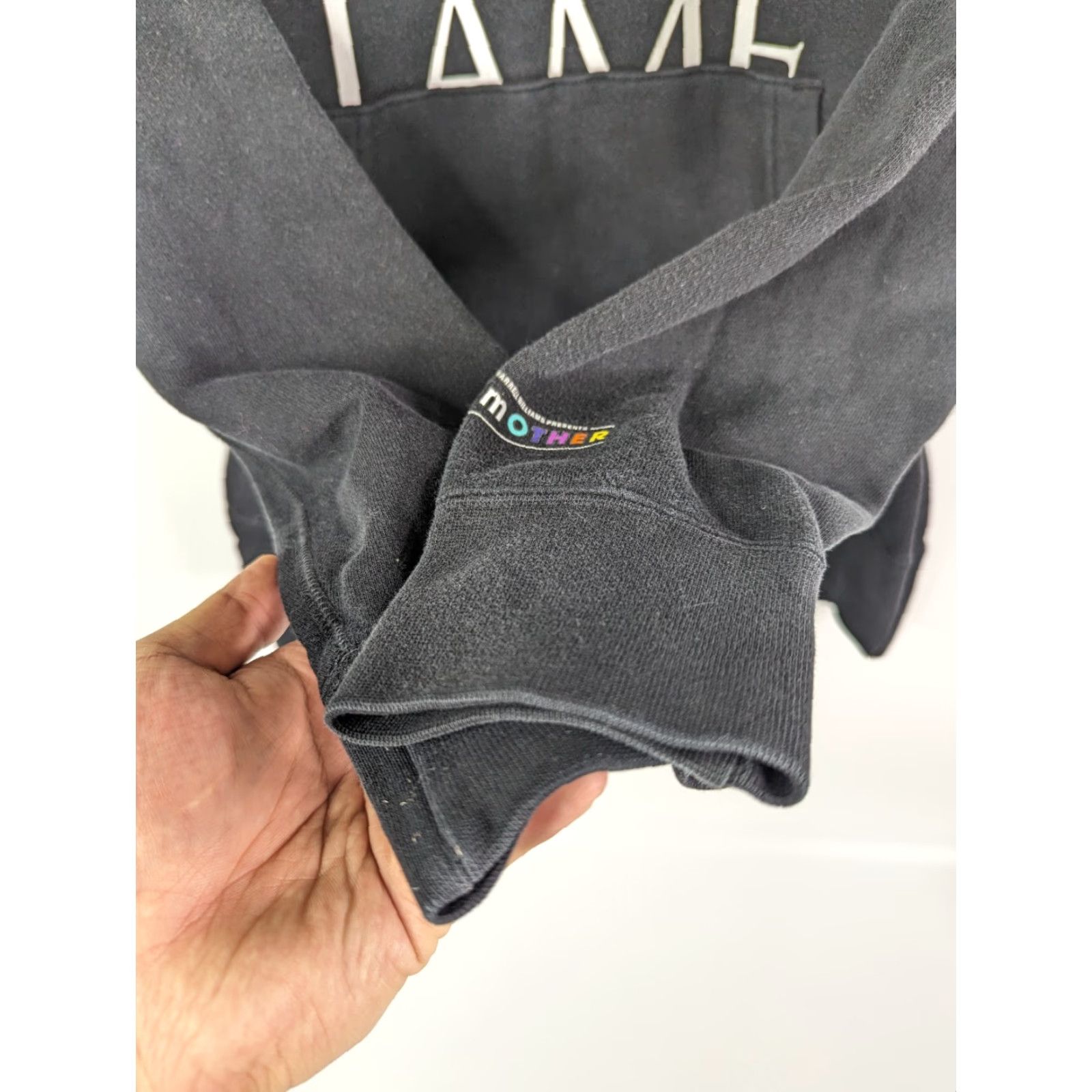 Uniqlo Uniqlo Hoodies Sweatshirt L Black Women's Pullover I Am Other The Same is Lame Size L / US 10 / IT 46 - 4 Thumbnail