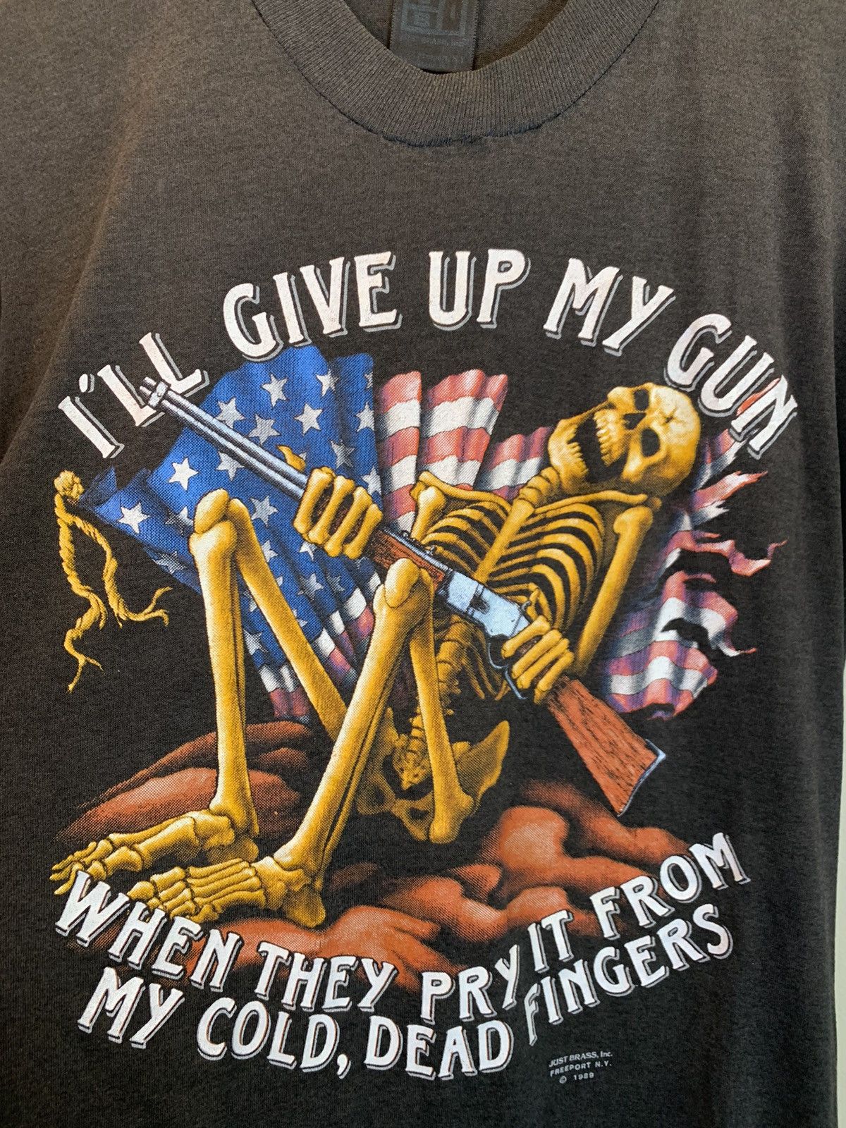 Vintage *RARE* Vintage 80s 3D Emblem Give Up My Gun Just Brass Shirt Size US M / EU 48-50 / 2 - 2 Thumbnail