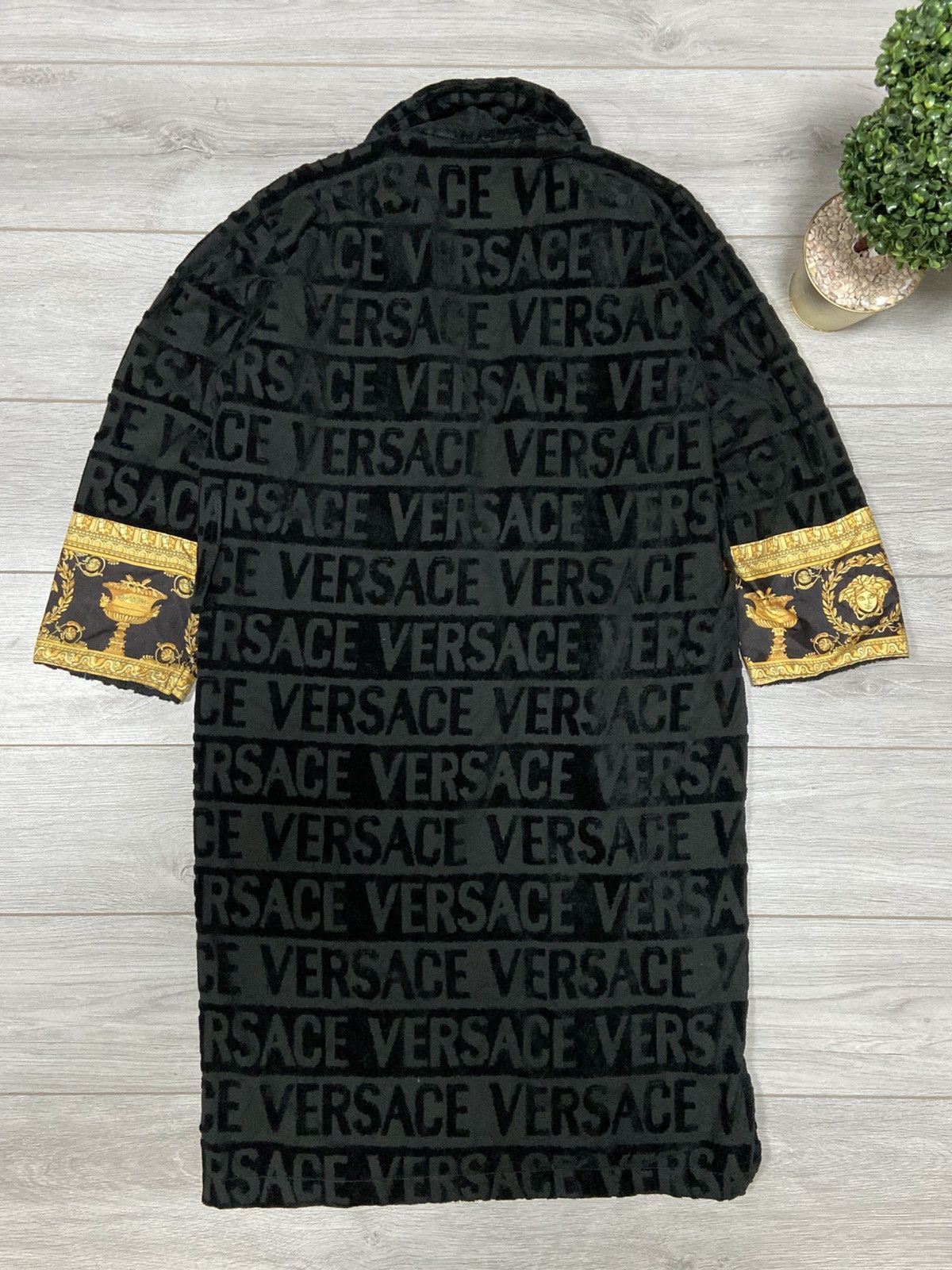 Versace Versace Home monogram Bathrobe patterns gold medusa coat Size US XL / EU 56 / 4 - 7 Thumbnail