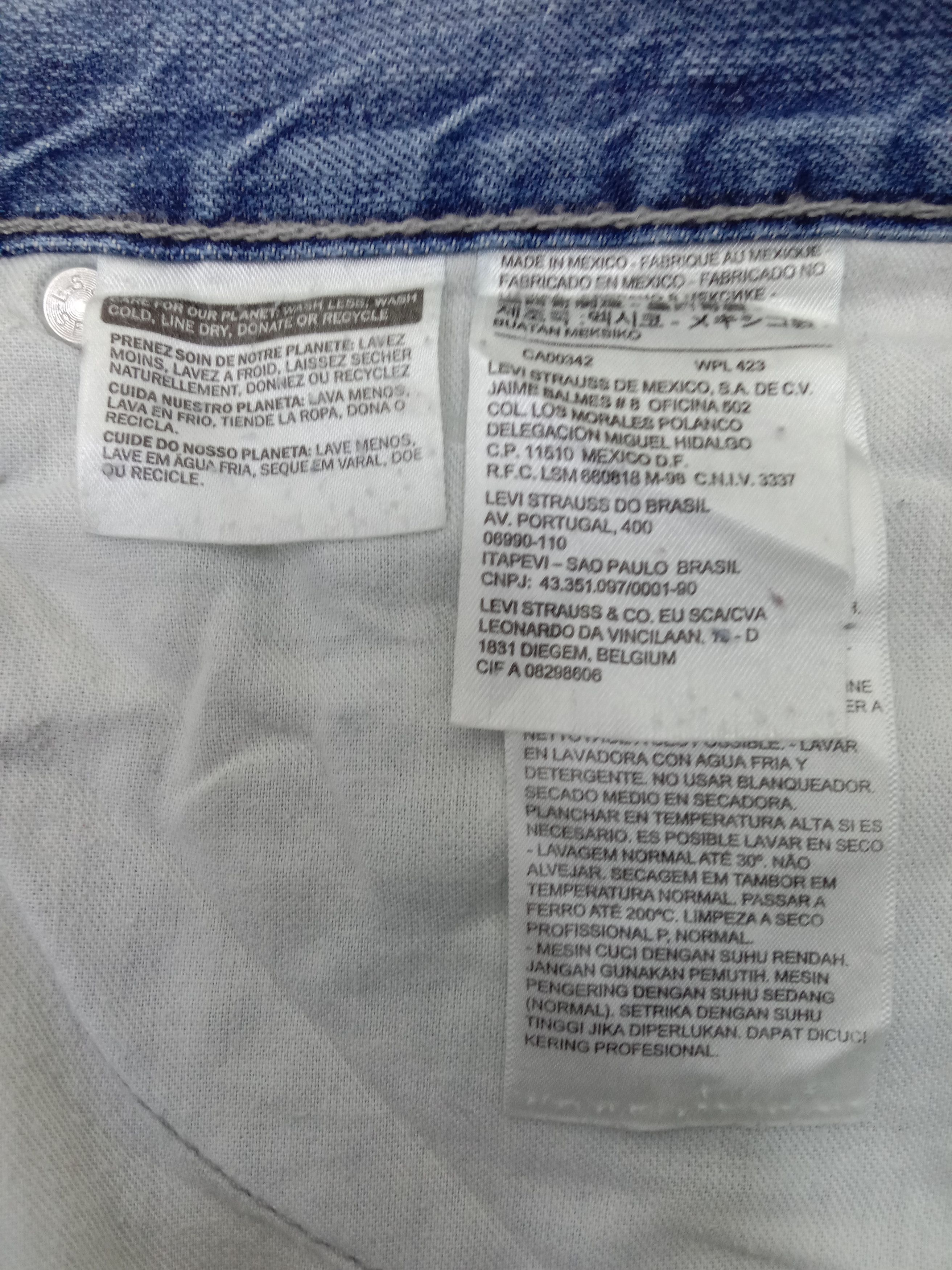 Levi's Vintage Levi's 514 Slim Straight Ripped Jeans Size US 32 / EU 48 - 13 Thumbnail