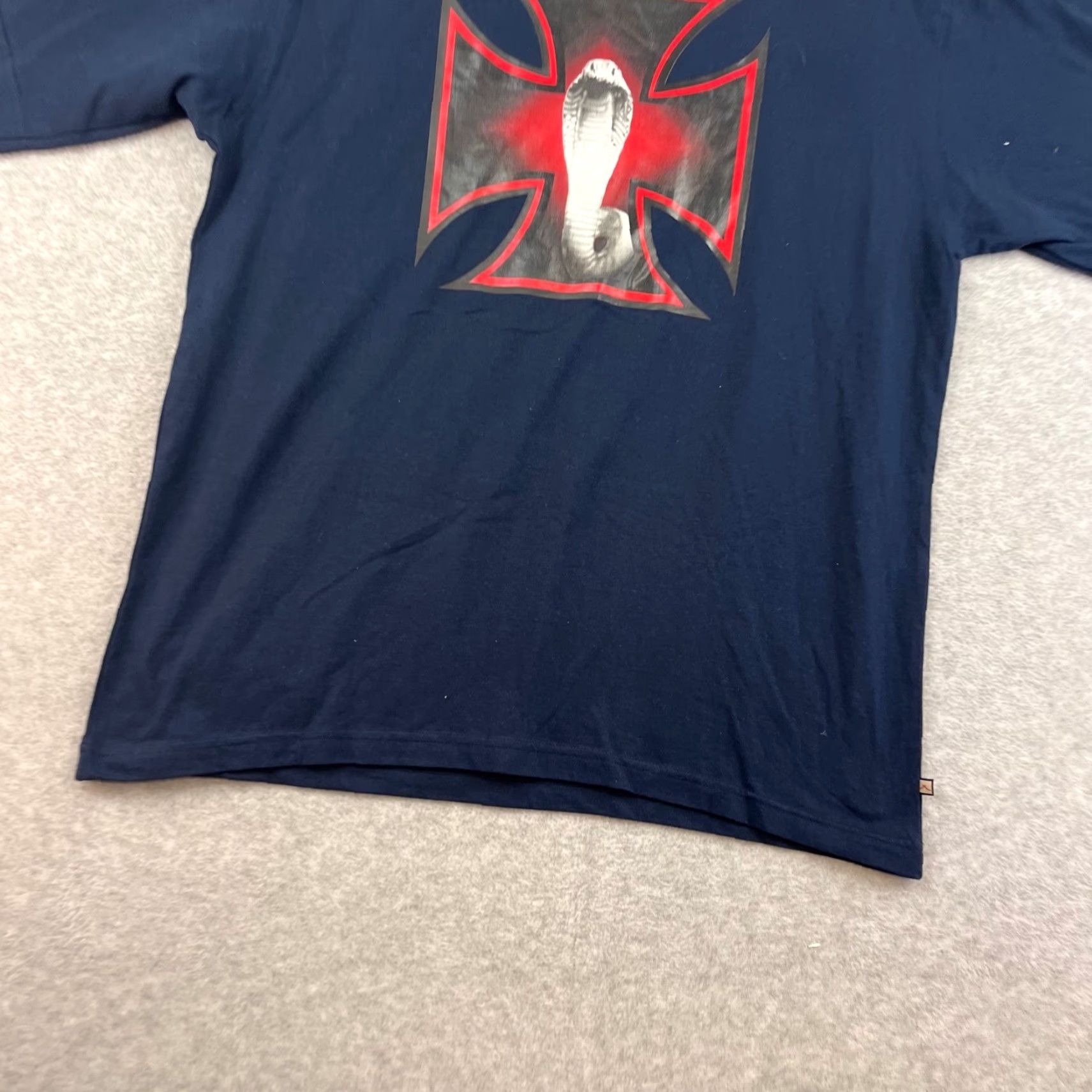 Vintage VINTAGE American Vintage T-shirt Men XL Blue Graphic Jordin Deadstock Skater Cobra Iron Cross Mallgoth Y2K Size US XL / EU 56 / 4 - 2 Thumbnail