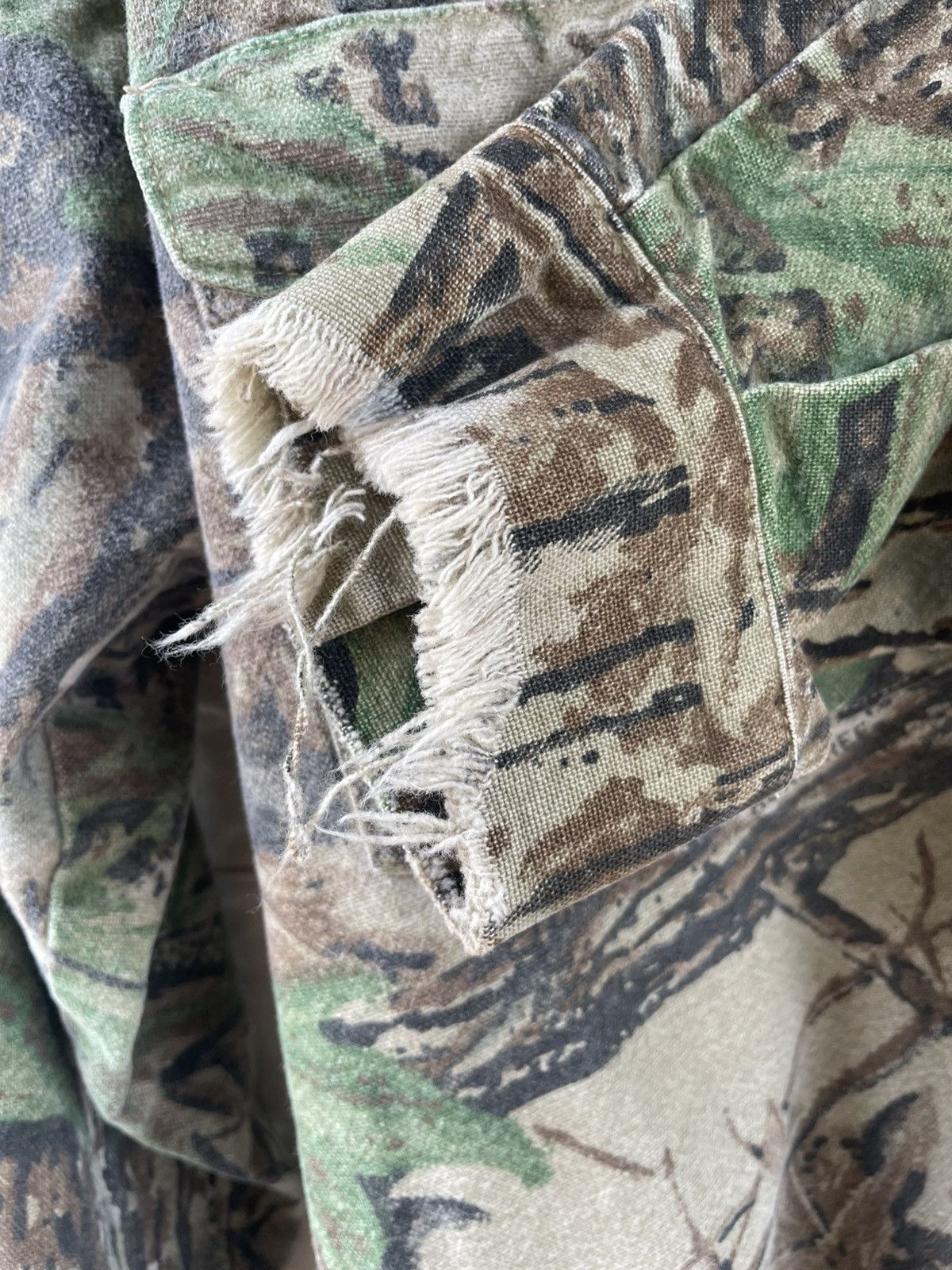 Japanese Brand × Vintage Vintage 80’s Distress Codet Real Tree Camo Usa Shirt Size US L / EU 52-54 / 3 - 7 Thumbnail