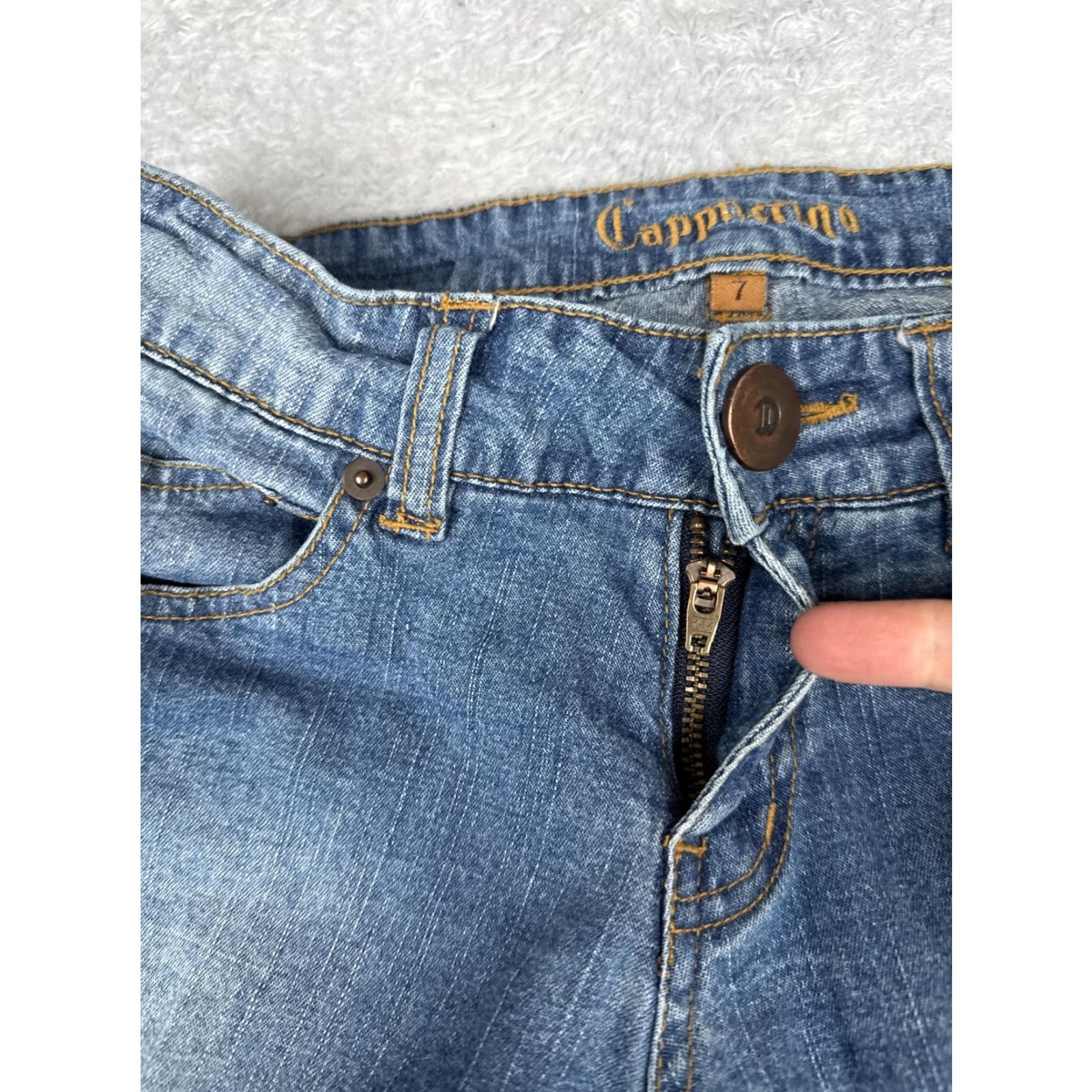 Vintage Cappuccino Jeans Bootcut Juniors 7 Blue Med Wash Low Rise Stretch Ripped Embroidered Back Pockets 5-Pocket Denim Casual Pants Womens Size 28" / US 6 / IT 42 - 5 Thumbnail