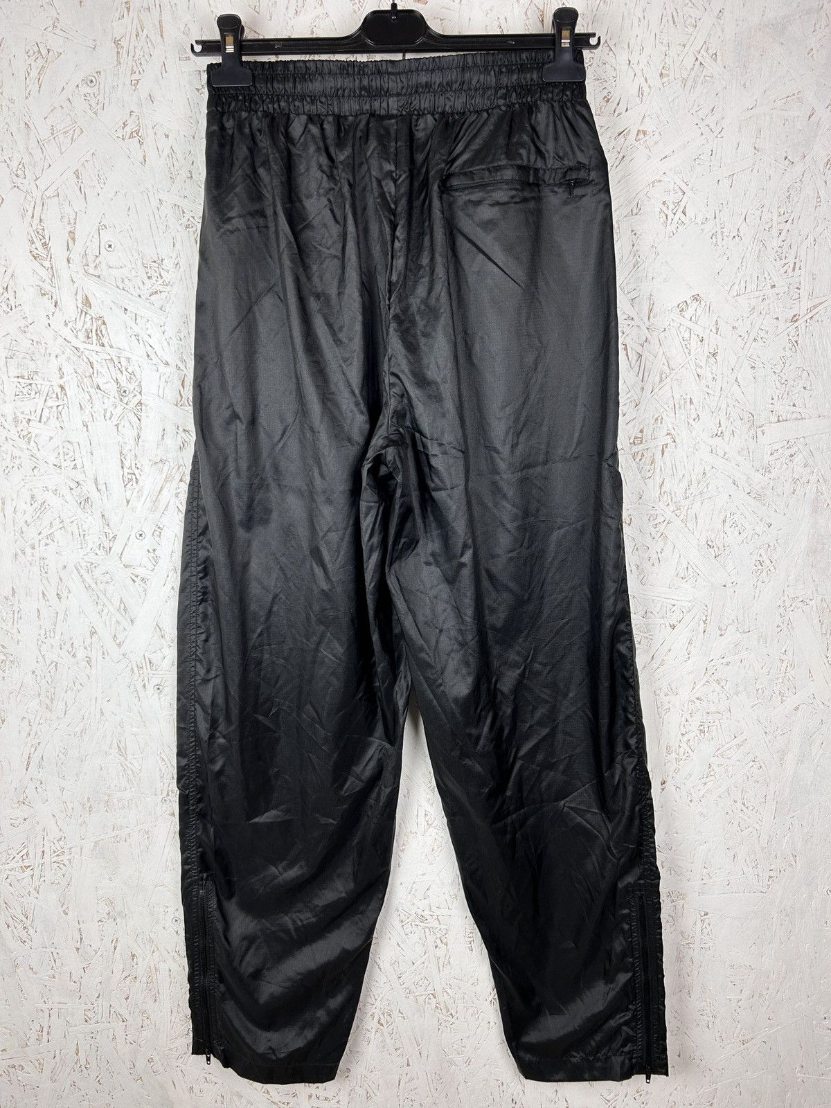 Nike 80s Vintage Nike Shiny Nylon Tracksuit Pants In Black Size US 34 / EU 50 - 4 Thumbnail
