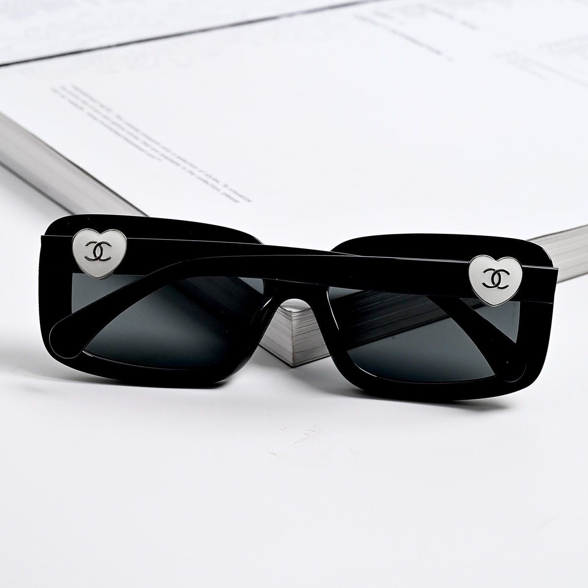Chanel CHANEL 0CH5520 SUNGLASSES Size ONE SIZE - 11 Thumbnail