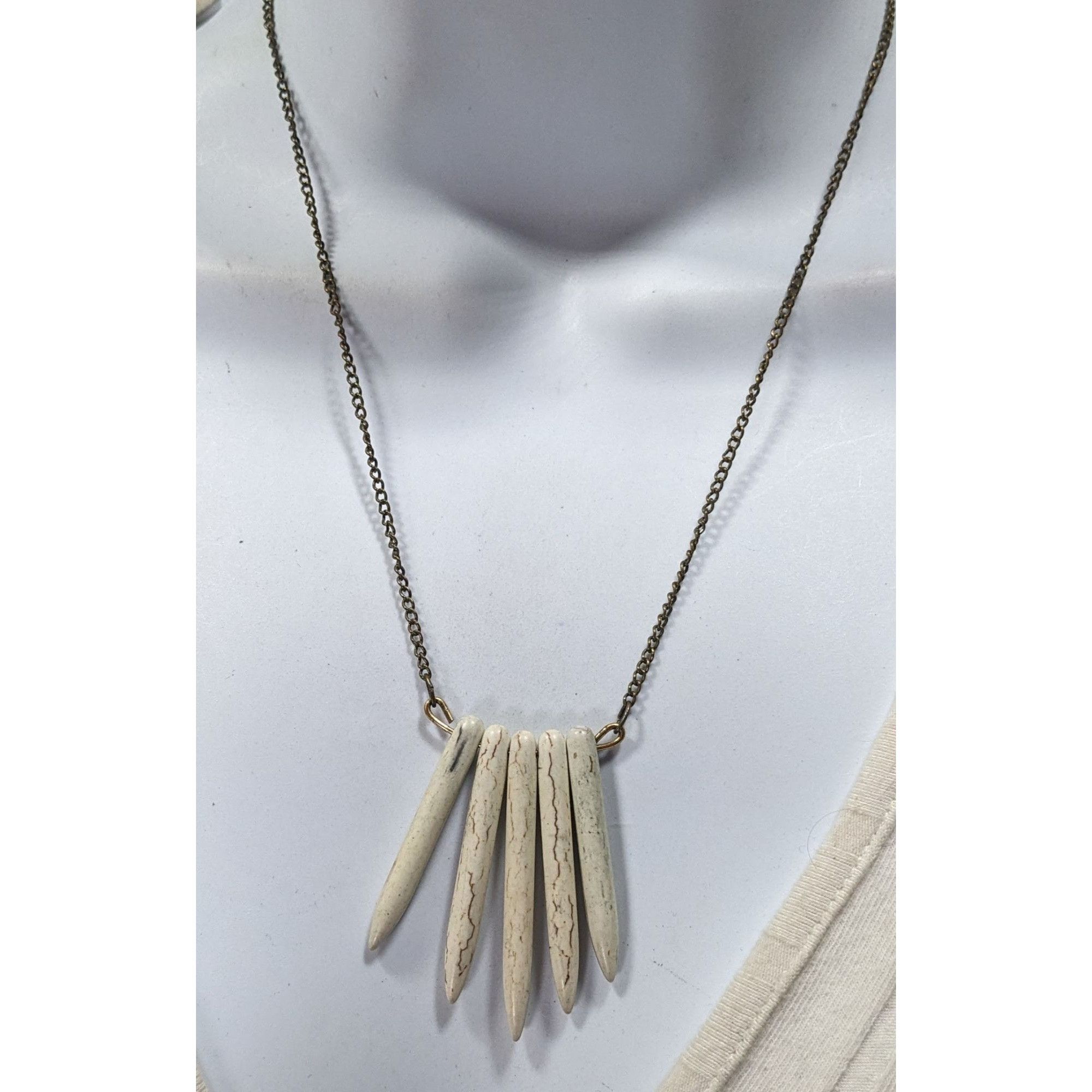 Other Howlite Graduated Spike White And Gold Tone Pendant Necklace Size ONE SIZE - 2 Thumbnail