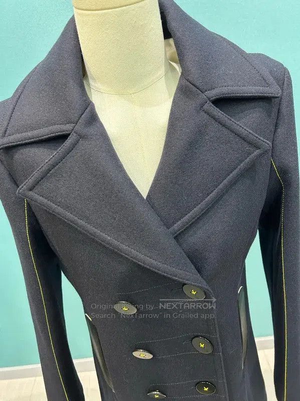 Louis Vuitton Louis Vuitton Double Breasted Wool Coat for Women . Size S / US 4 / IT 40 - 4 Thumbnail