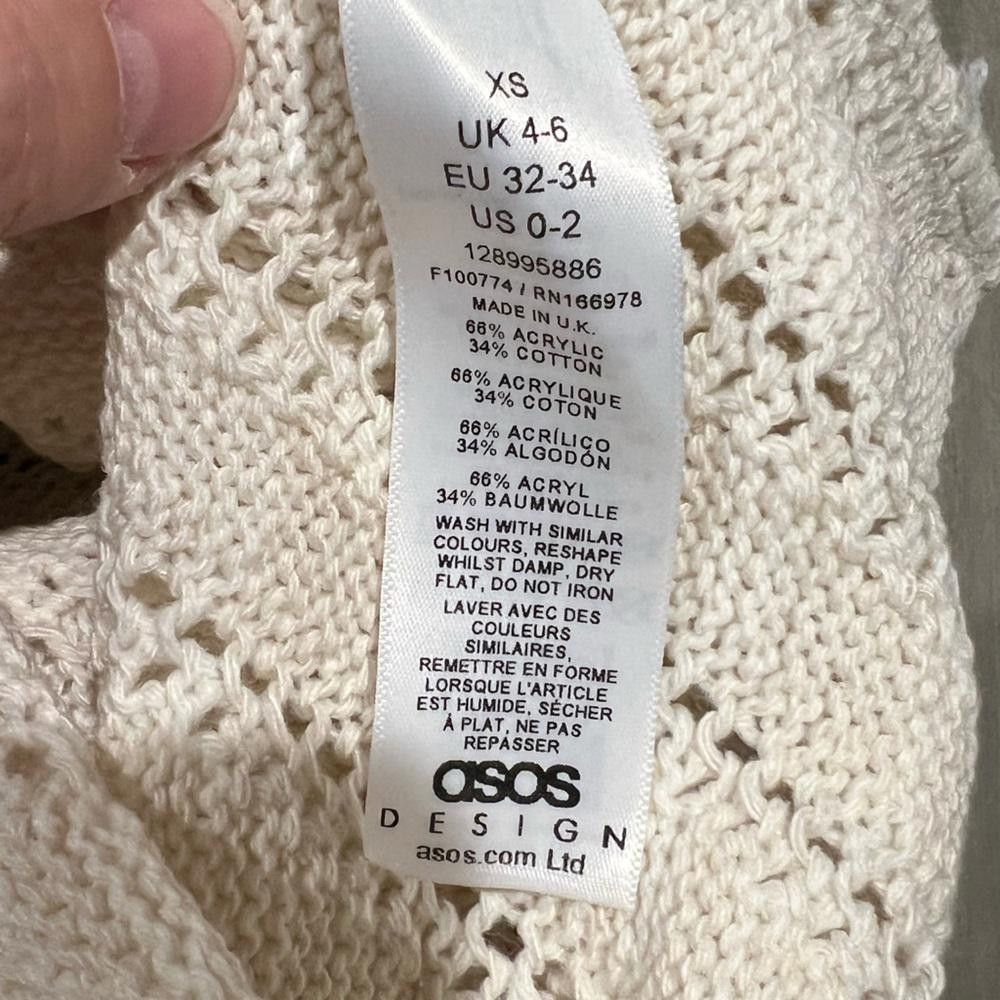 Asos NWT ASOS DESIGN v neck sweater in pointelle stitch in cream Size XS / US 0-2 / IT 36-38 - 3 Thumbnail