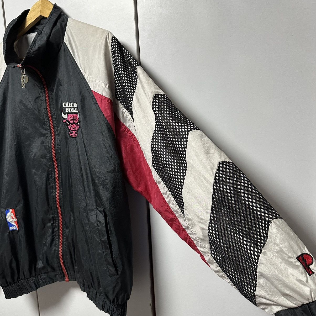Pro Player Pro Player NBA Chicago Bulls Vintage Jacket Basketball rare Size US M / EU 48-50 / 2 - 8 Thumbnail