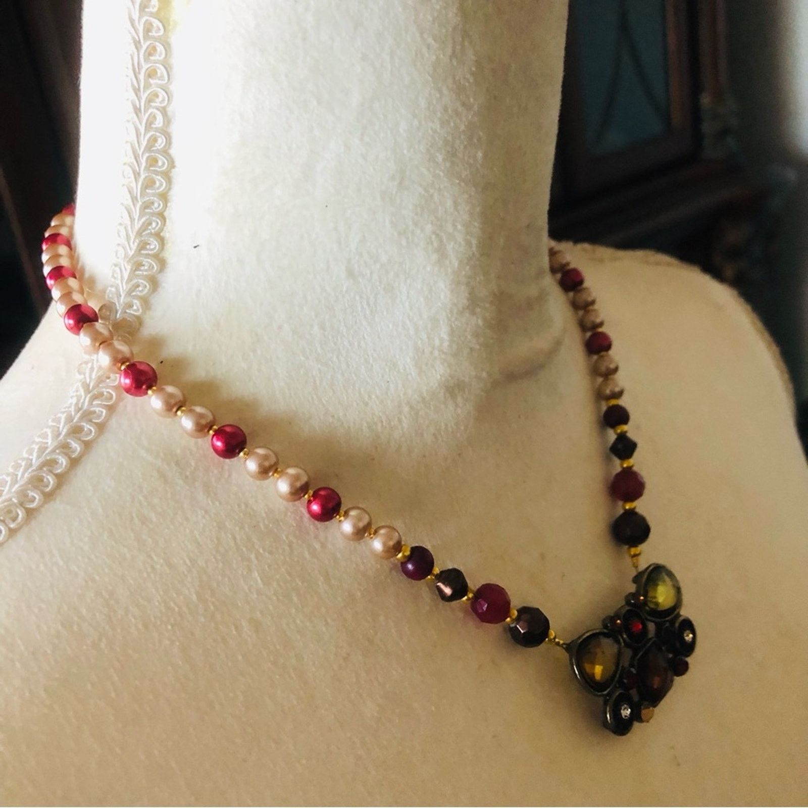 Handmade Handcrafted repurpose regal look pendant Pearl necklace Size ONE SIZE - 3 Thumbnail