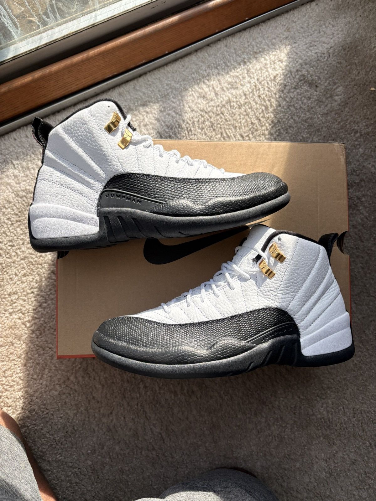 Jordan Brand Jordan 12 taxis Size US 8.5 / EU 41-42 - 1 Thumbnail