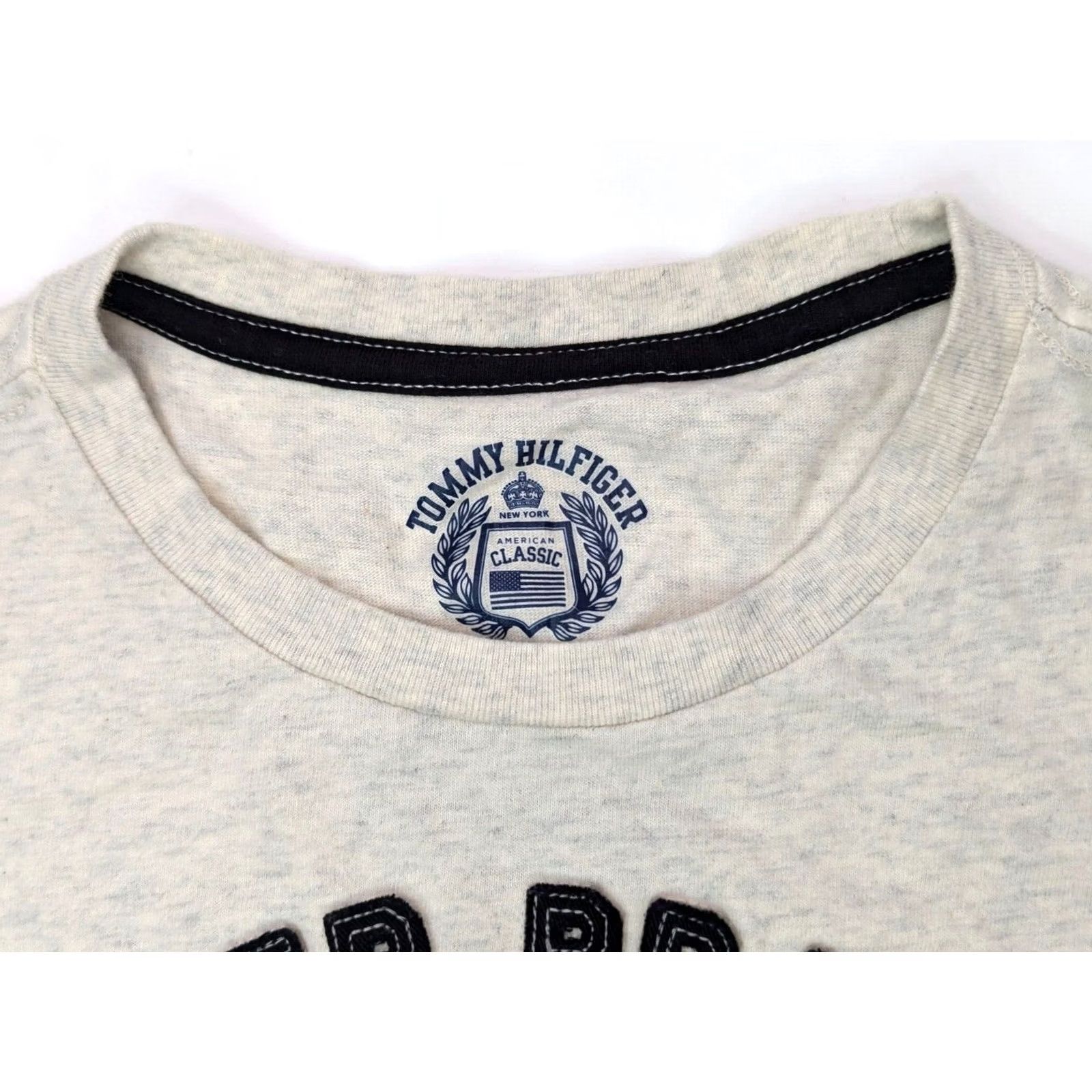 Tommy Hilfiger VINTAGE Tommy Hilfiger Shirt Men Small Gray Black Surf Embroidered Tee Size US S / EU 44-46 / 1 - 3 Thumbnail