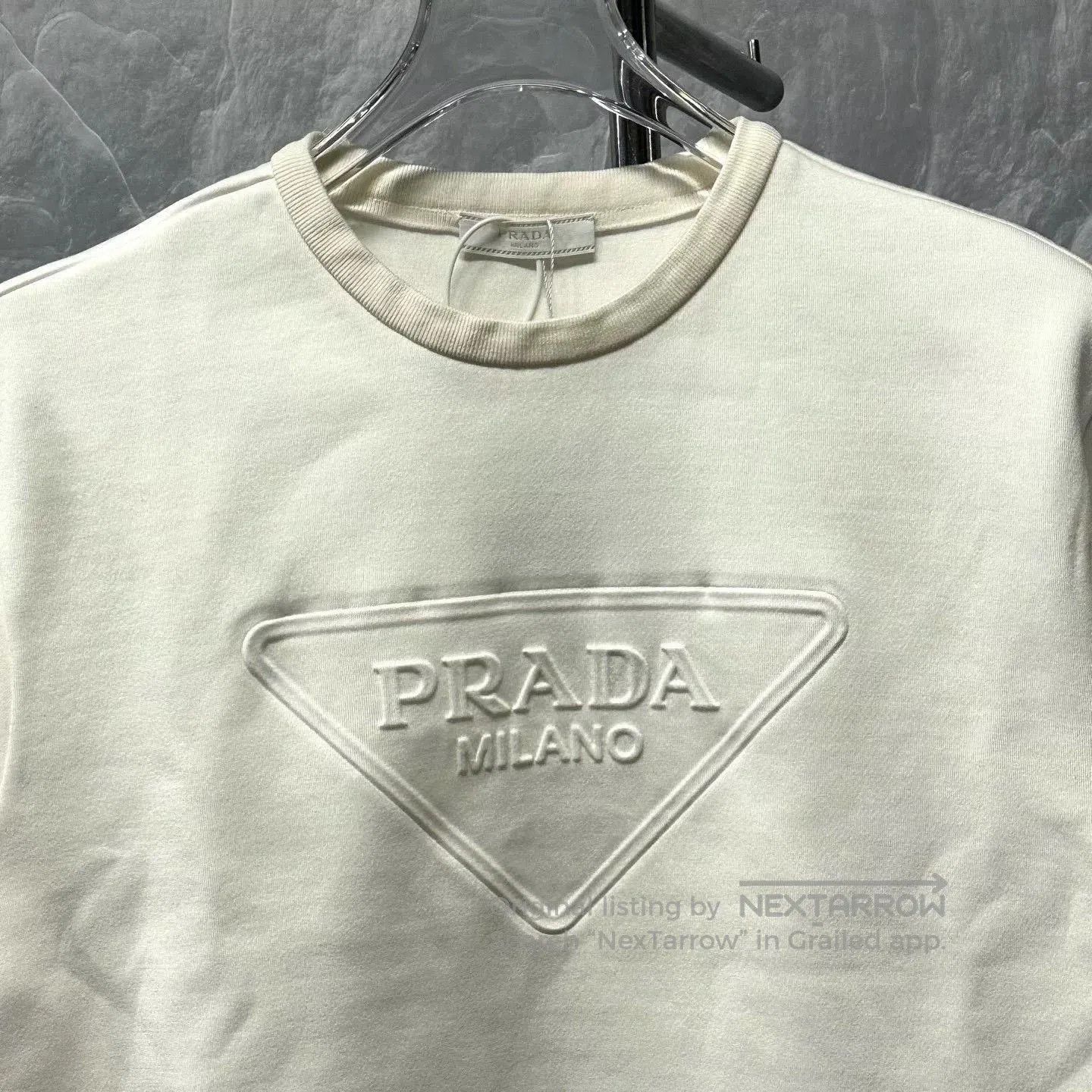 Prada prada embossed logo short sleeve t-shirt. Size US M / EU 48-50 / 2 - 2 Thumbnail