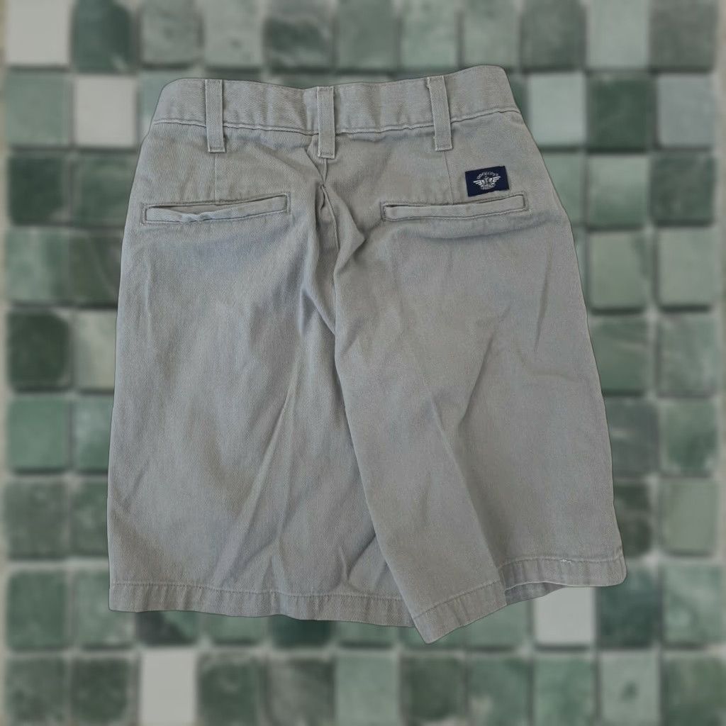 Dockers DOCKERS Women's Shorts Beige Tan Khaki Cotton Blend Size 8 Bermuda Shorts Flat Front Pockets Zip Size 30" / US 8 / IT 44 - 1 Thumbnail