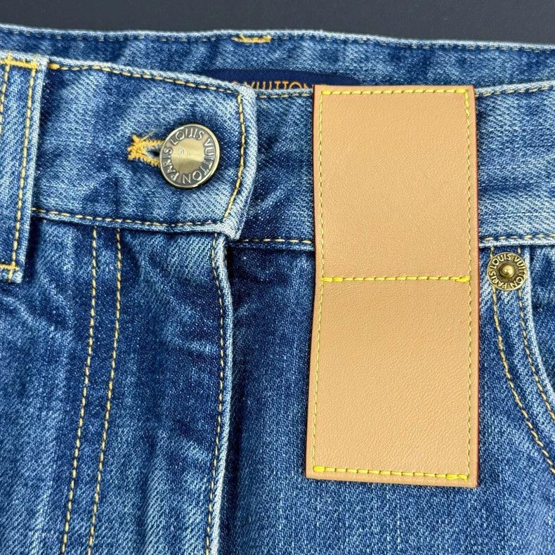 Louis Vuitton Louis Vuitton Blue washed presbyopic leather fur-trimmed je Size US 34 / EU 50 - 7 Thumbnail