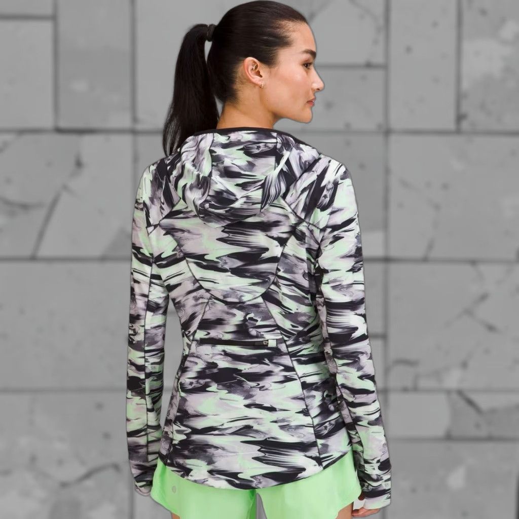 Lululemon Lululemon Jacket Womens Small Gray Camo Full Zip Windbreaker Hooded City Activewear SHD Womens Regular Split Zip Size S / US 4 / IT 40 - 1 Thumbnail