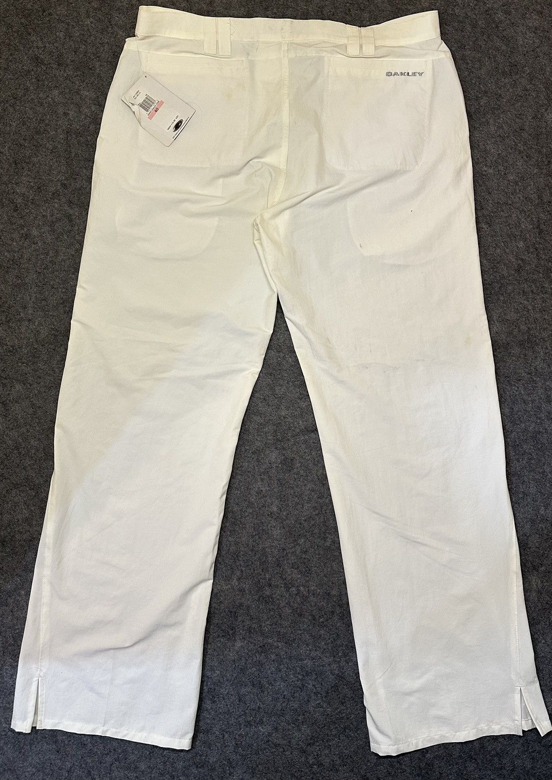 Oakley Oakley golf pants with a performance nylon tech design. Size US 40 / EU 56 - 2 Thumbnail