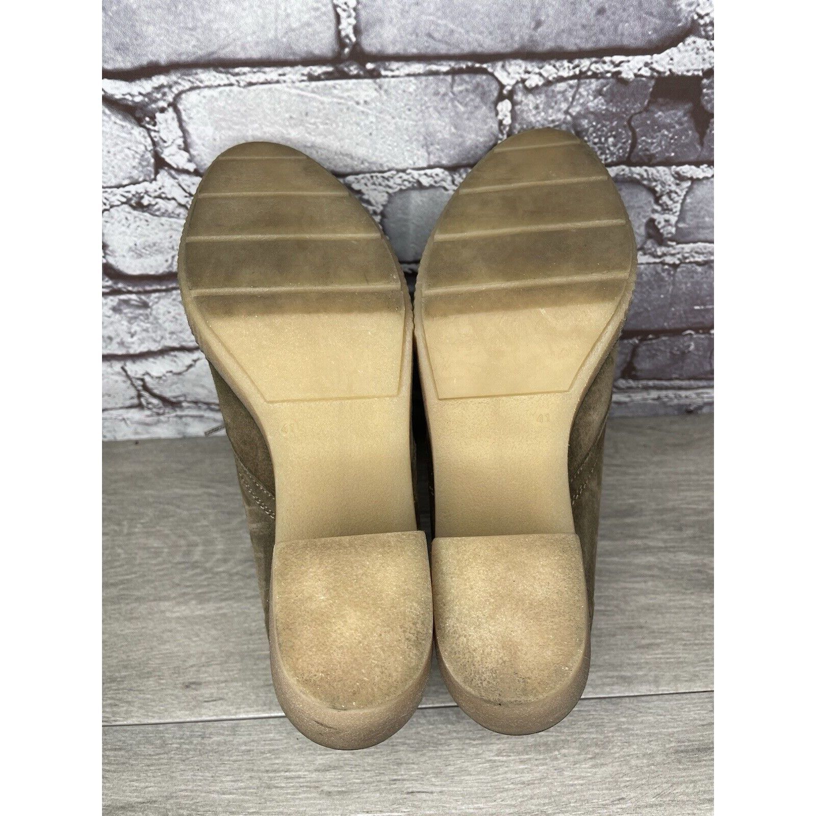 Other TONI PONS Winter Taupe Suede Ankle High Top Lace Heel Bootie Size US 10.5 / IT 40.5 - 18 Thumbnail