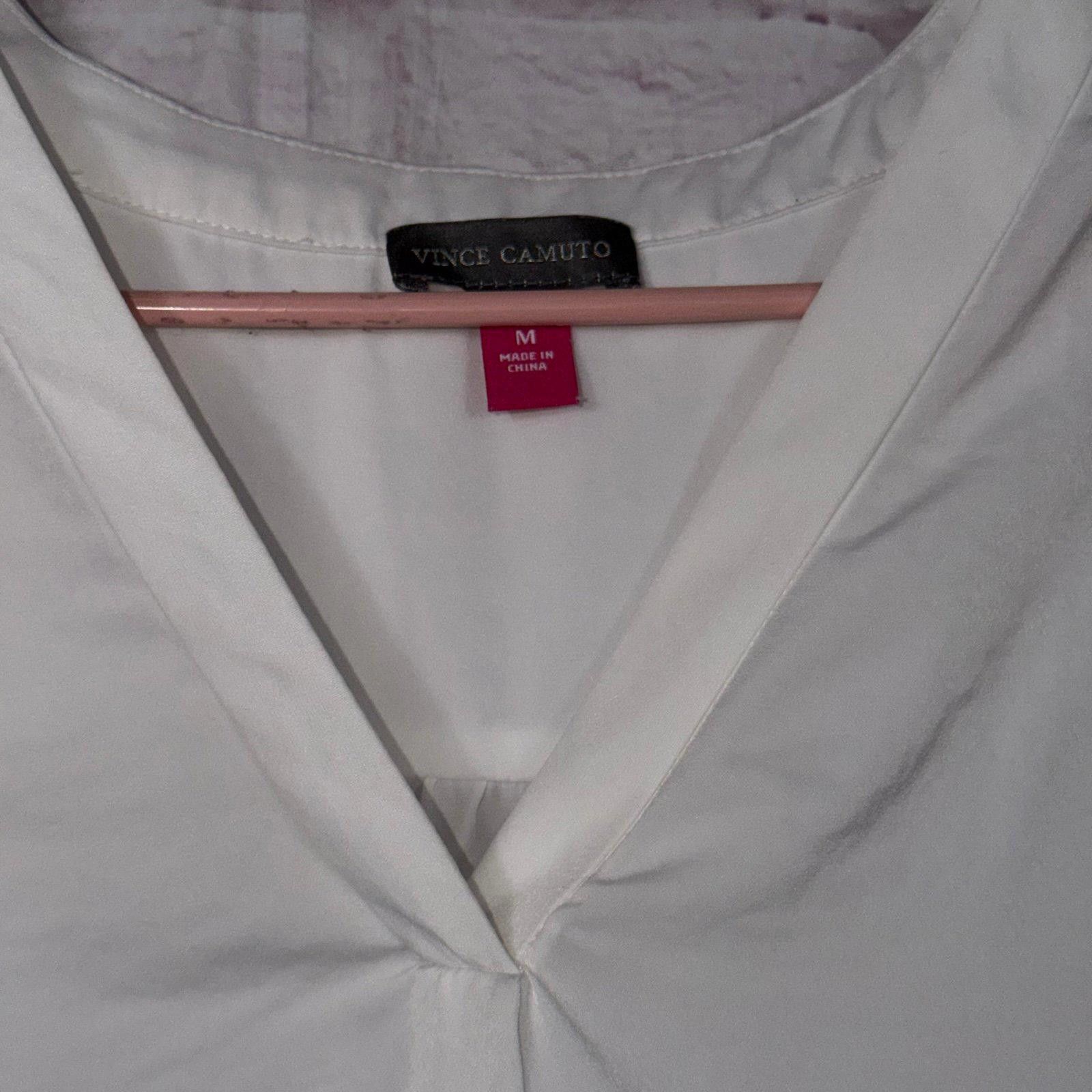Vince Camuto Vince Camuto Women's Sleeveless V-Neck Blouse - Medium Size M / US 6-8 / IT 42-44 - 4 Thumbnail