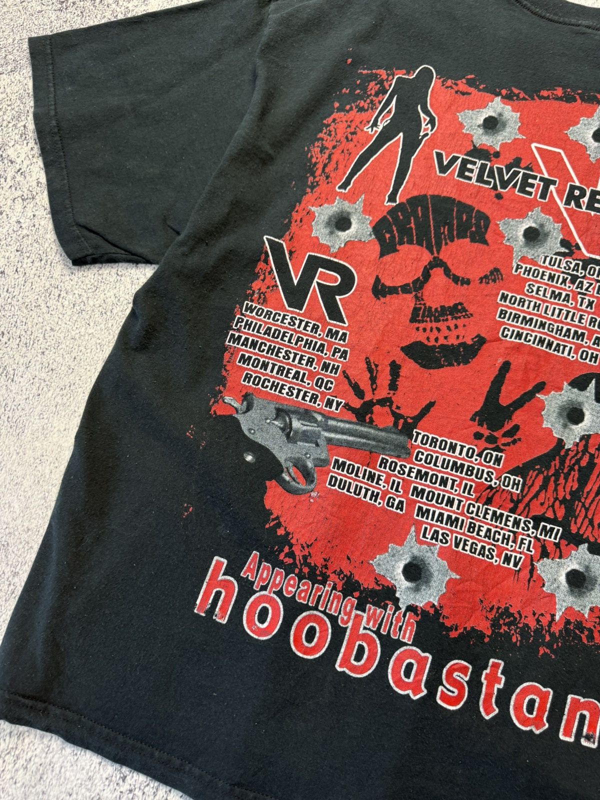 Band Tees Vintage Contraband Velvet Revolver Tour’05 T Shirt Size US XL / EU 56 / 4 - 23 Thumbnail