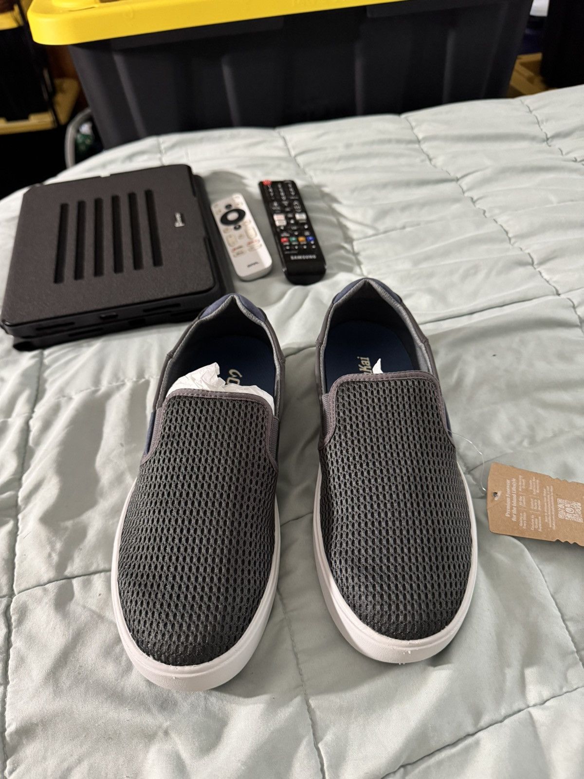 Olukai olukai lae'ahi size 7 sneakers Size US 7 / EU 40 - 2 Thumbnail