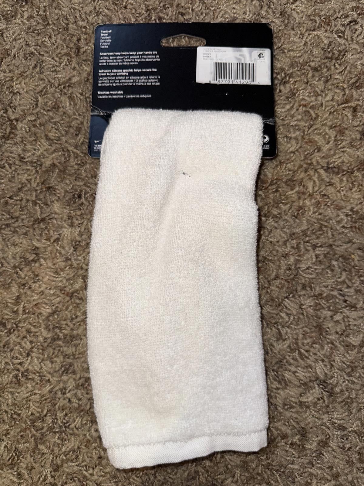 Nike Nike Alpha Football Quarterback White Black Towel Size ONE SIZE - 5 Thumbnail
