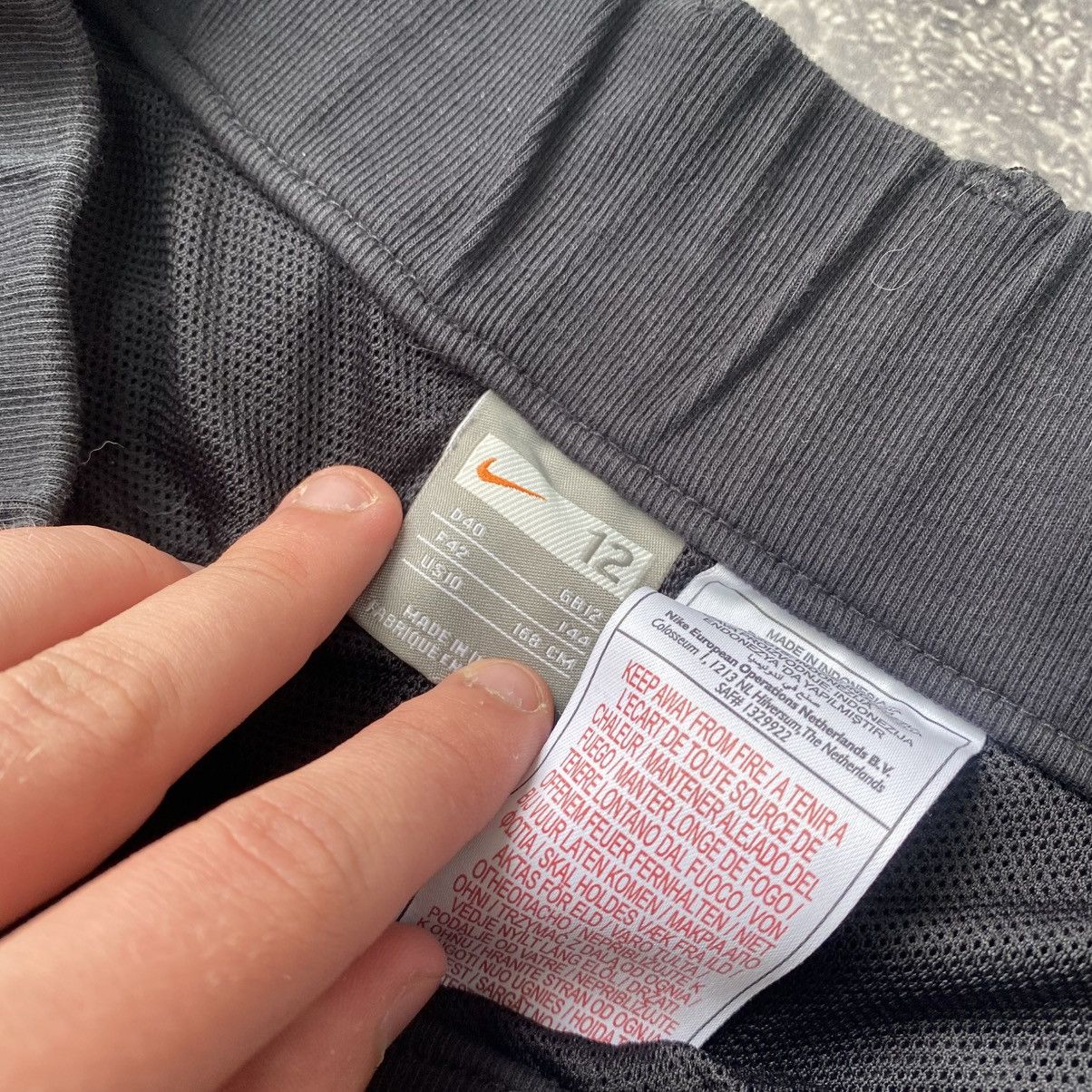 Nike Vintage Nike Trucked Nylon Parachute Baloon y2k pants Size 30" / US 8 / IT 44 - 5 Thumbnail