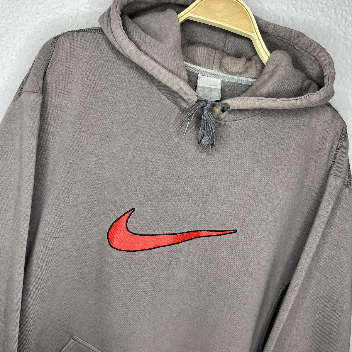 Nike Vintage Nike Hoodie Big Spellout Logo Swoosh Grey Faded 90s Size US XL / EU 56 / 4 - 4 Thumbnail