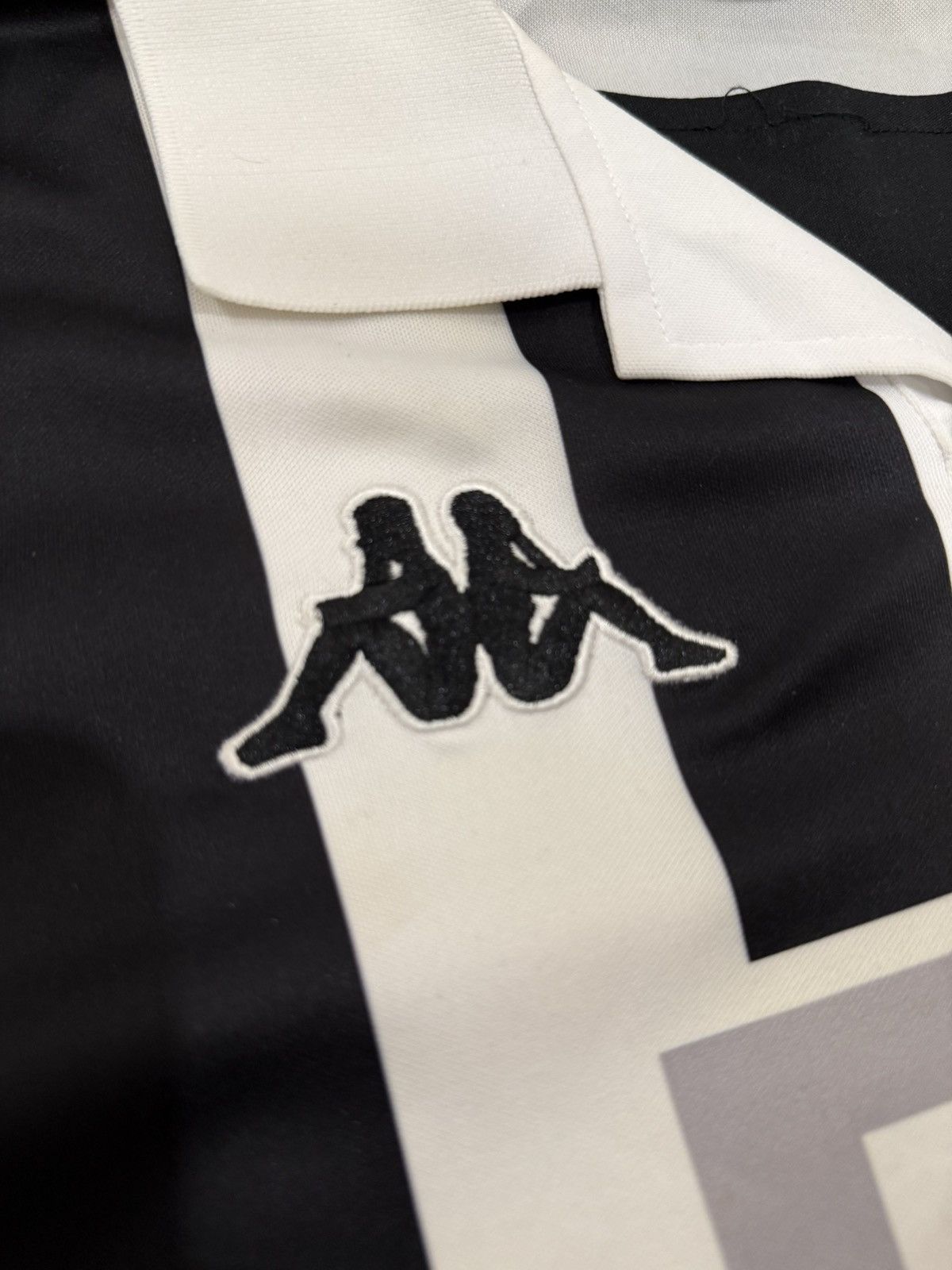 Vintage 1999-00 Juventus Kappa Home Shirt - Davids #26 (M)