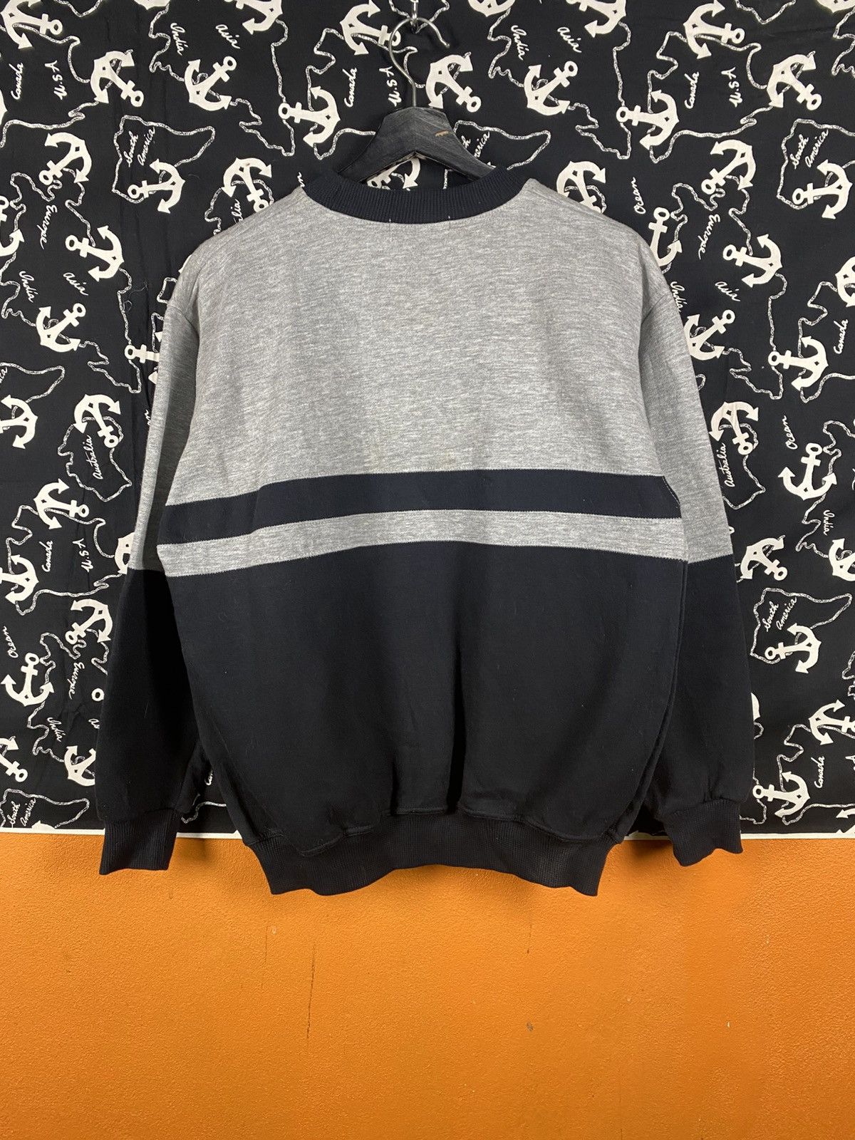 Japanese Brand Vintage Franco Valentino Italy Two-Tone Crewneck Sweatshirt Size US M / EU 48-50 / 2 - 10 Thumbnail