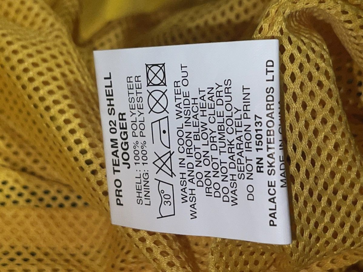 Palace Palace Pro Team 02 Shell Jogger Yellow Size Small Size US 30 / EU 46 - 7 Thumbnail