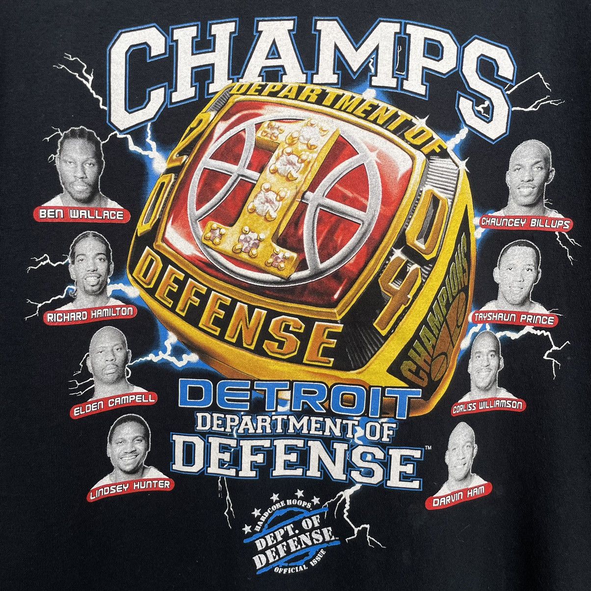 NBA × Vintage 2004 Detroit Pistons Department Of Defense Ring Rap T Shirt Size US M / EU 48-50 / 2 - 2 Thumbnail