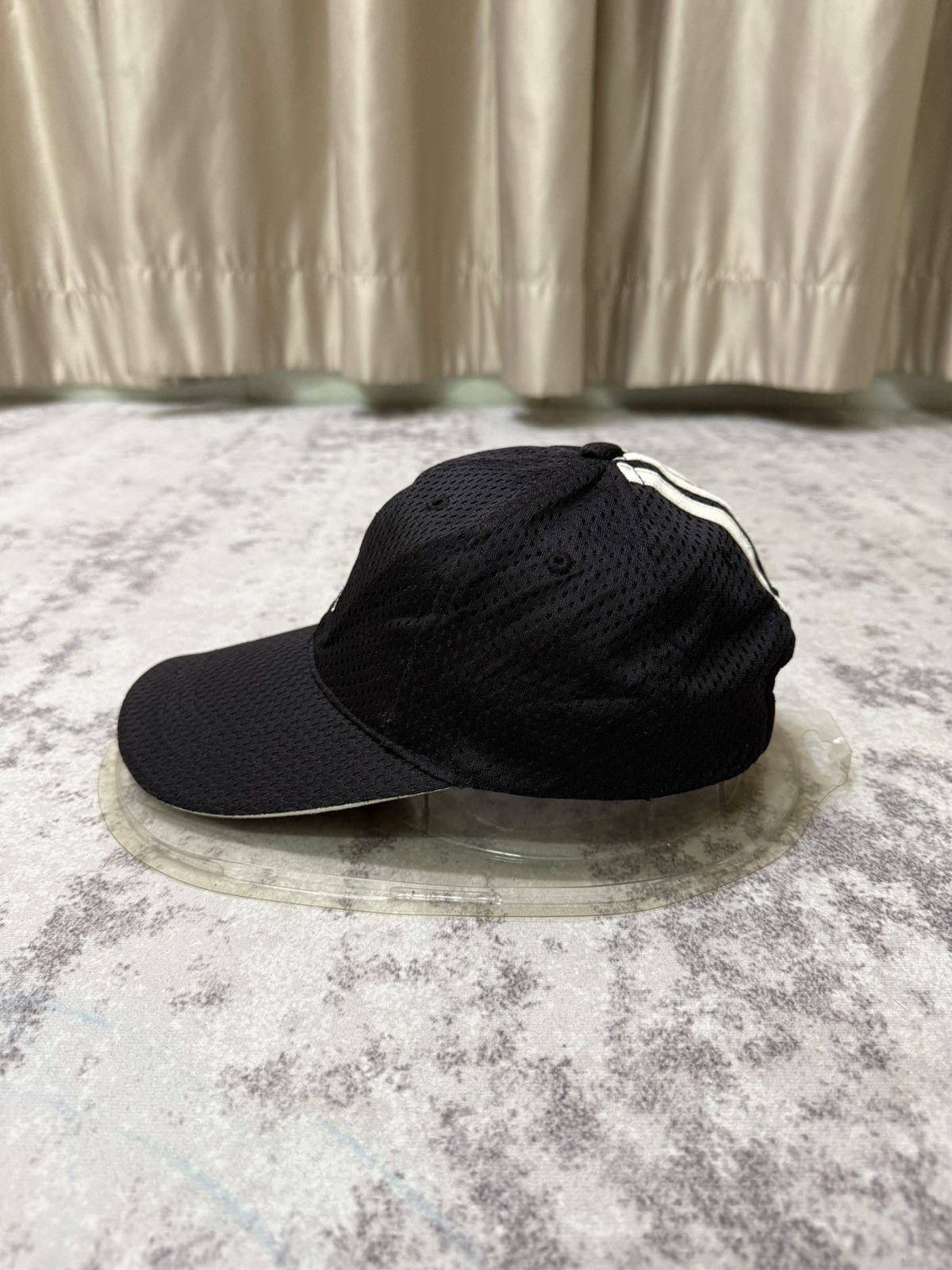 Adidas Vintage Adidas Velcro Running Cap Size ONE SIZE - 2 Thumbnail