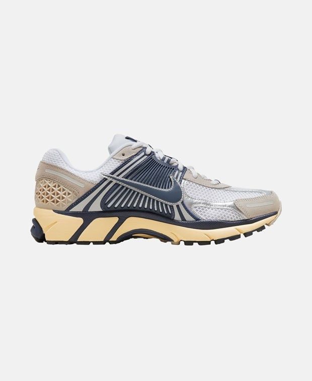 Nike Zoom Vomero 5 Sneakers Size US 6 / IT 36 - 1 Thumbnail
