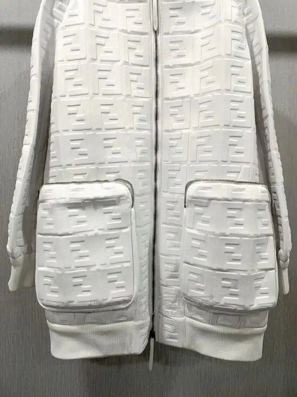 Fendi Fendi White Shearling Women's Coat . Size M / US 6-8 / IT 42-44 - 5 Thumbnail