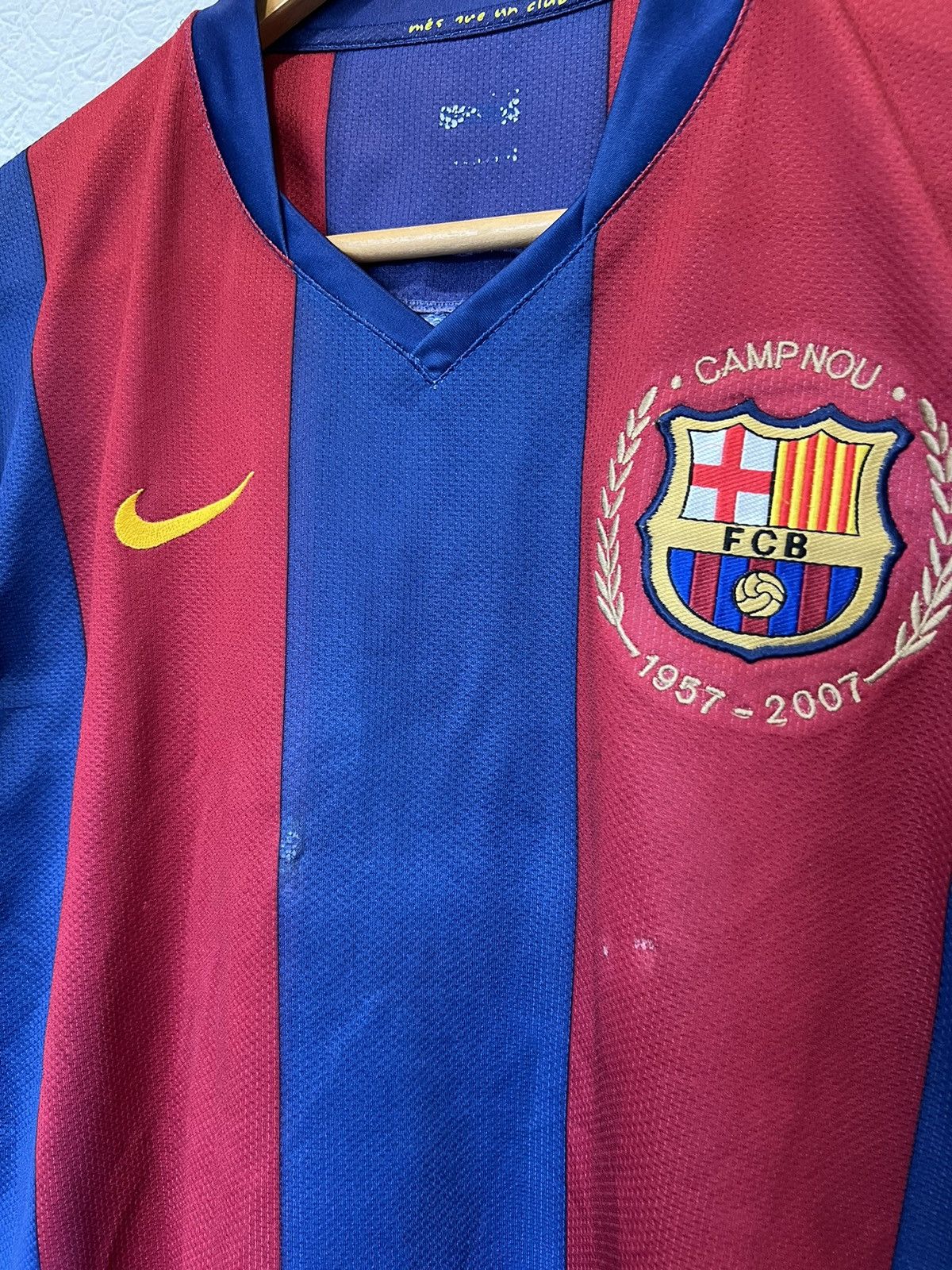 Nike RONALDINHO Nike Barcelona 2007/2008 Home Kit Soccer Jersey Size US S / EU 44-46 / 1 - 3 Thumbnail