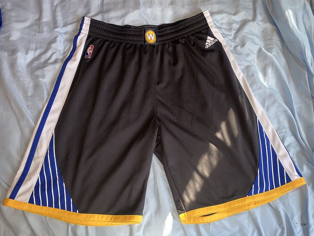 Adidas Men’s SIZE XL Adidas Black Golden State Warriors Shorts Size US 37 - 1 Thumbnail