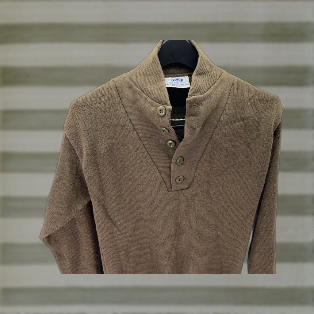 Vintage VINTAGE USGI Military Henley Sweater Men Medium Brown 5 Button Knit Long Sleeve Acrylic VTG Mens Size US M / EU 48-50 / 2 - 1 Thumbnail